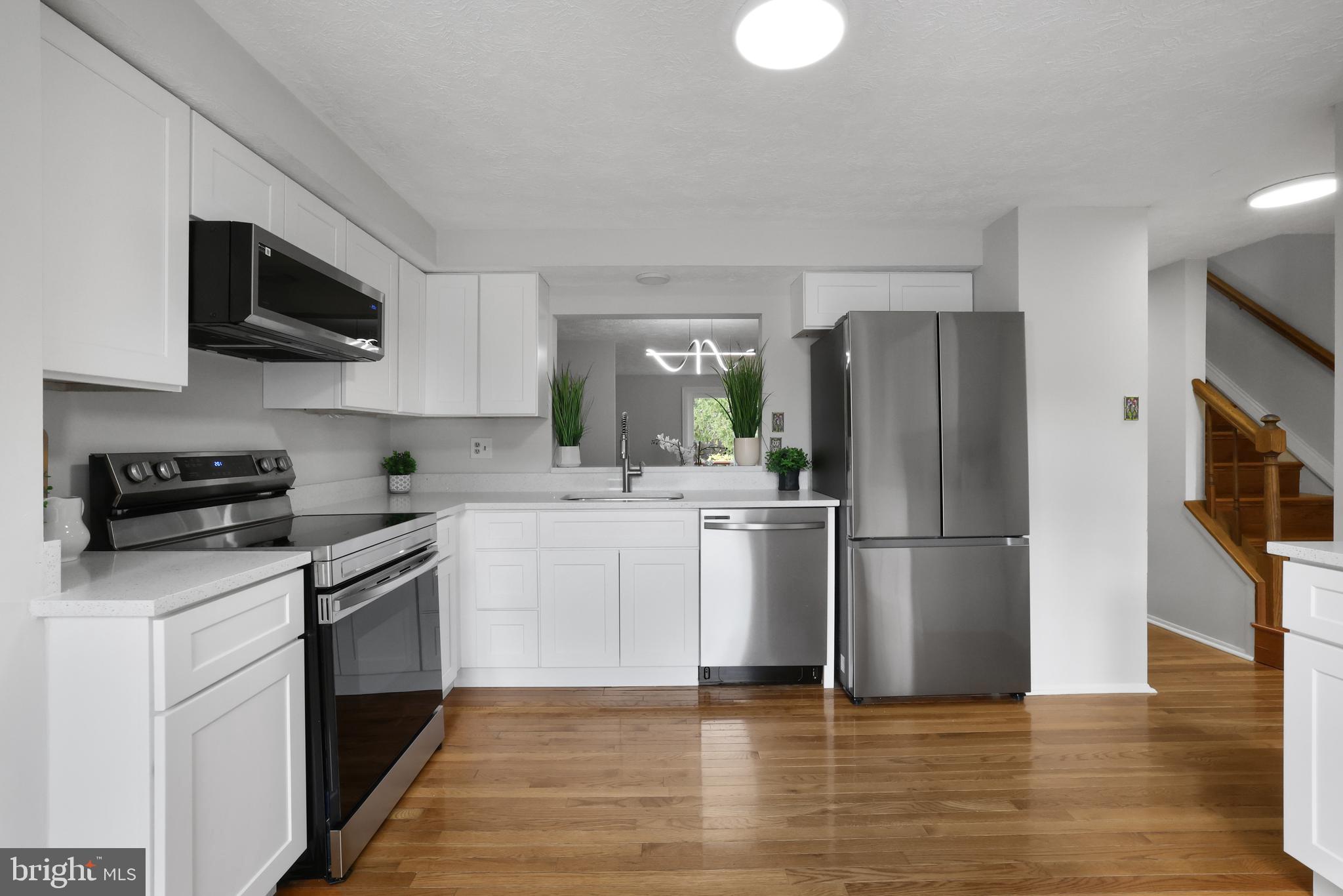 6417 POUND APPLE COURT