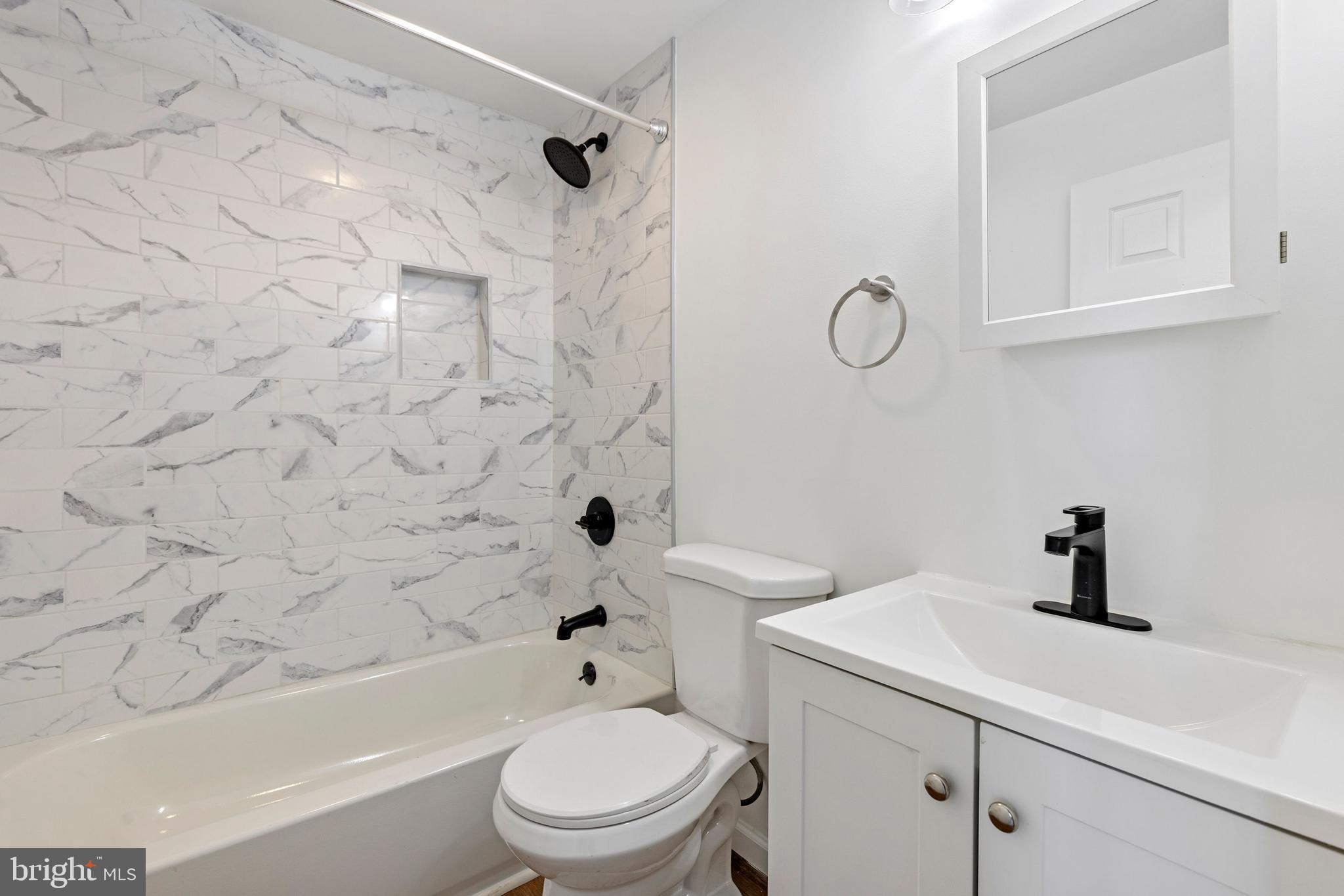 ALBEMARLE SQUARE - Residential Lease