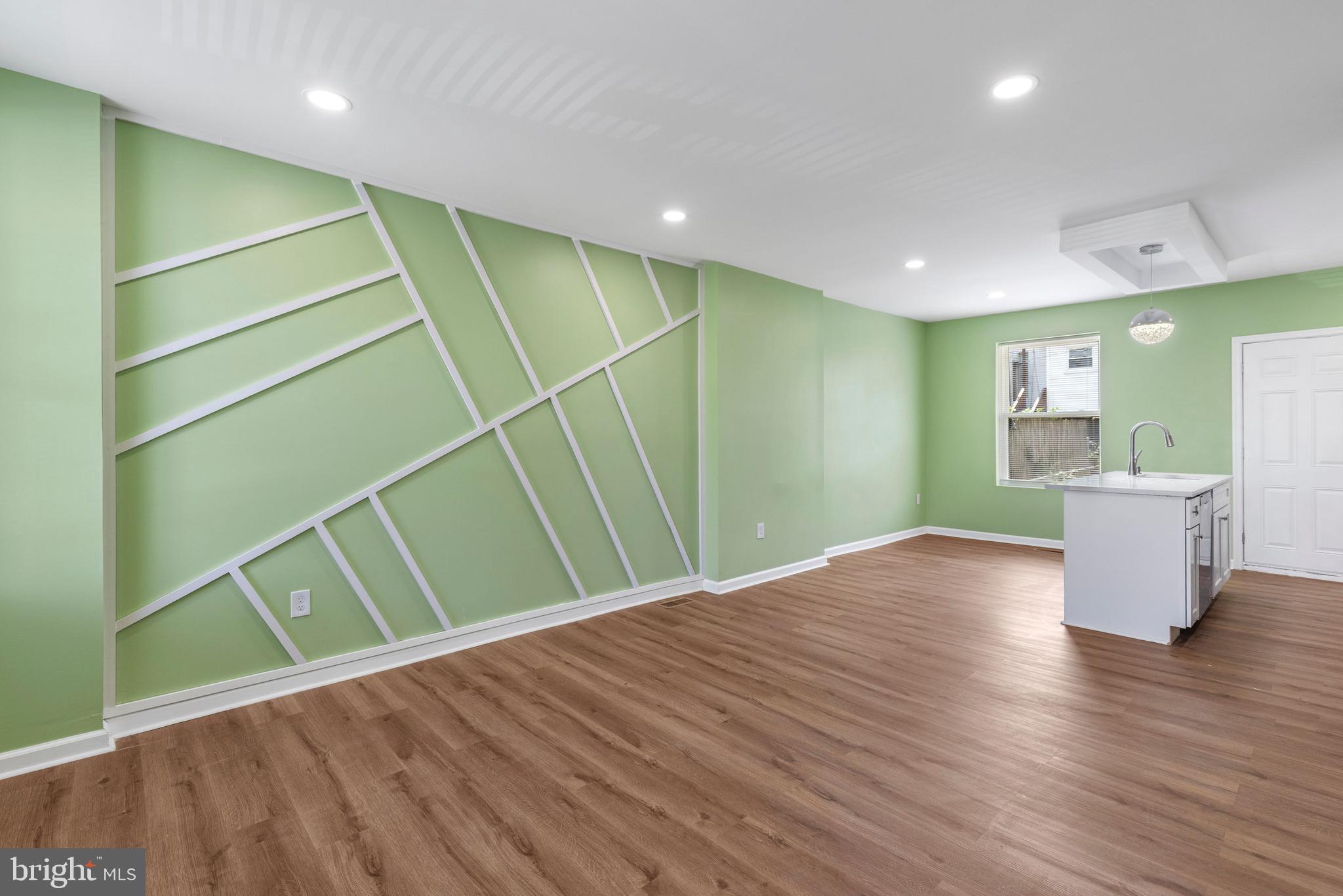 ALBEMARLE SQUARE - Residential Lease