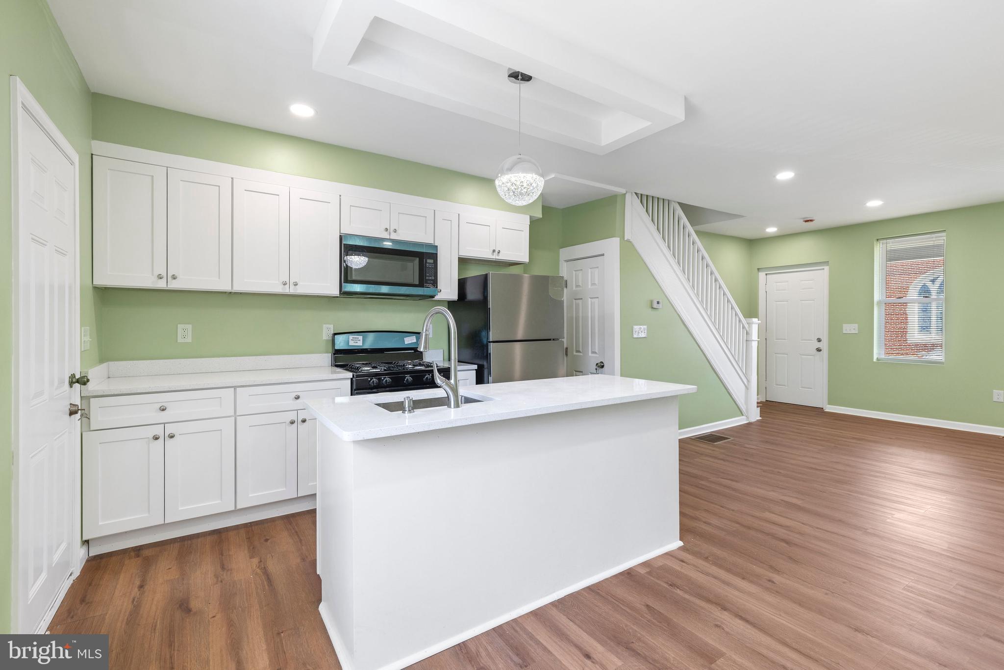 ALBEMARLE SQUARE - Residential Lease