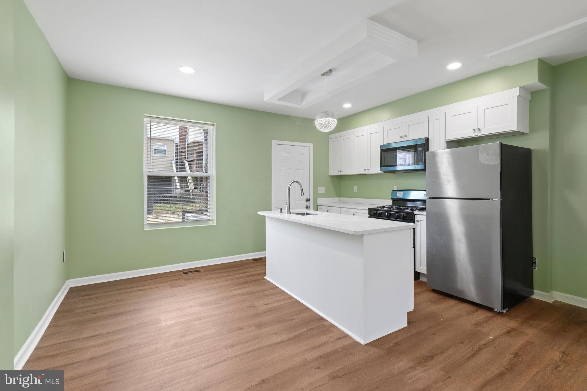 ALBEMARLE SQUARE - Residential Lease