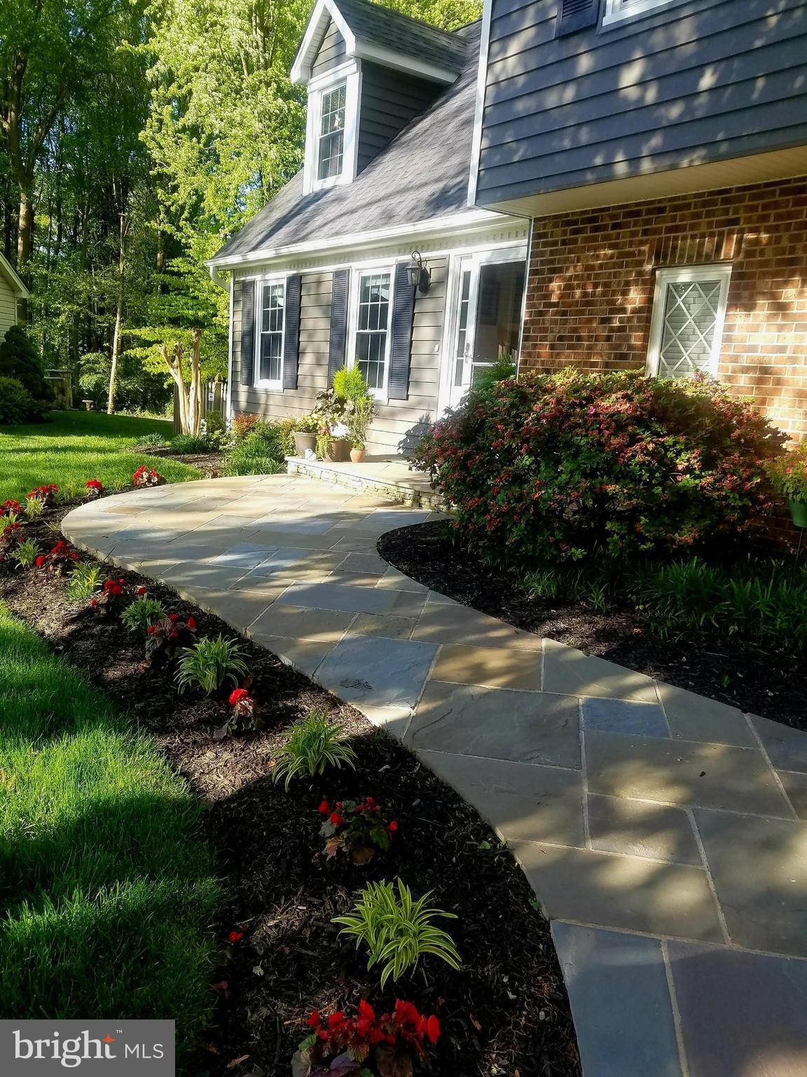 9518 HEATHWOOD COURT