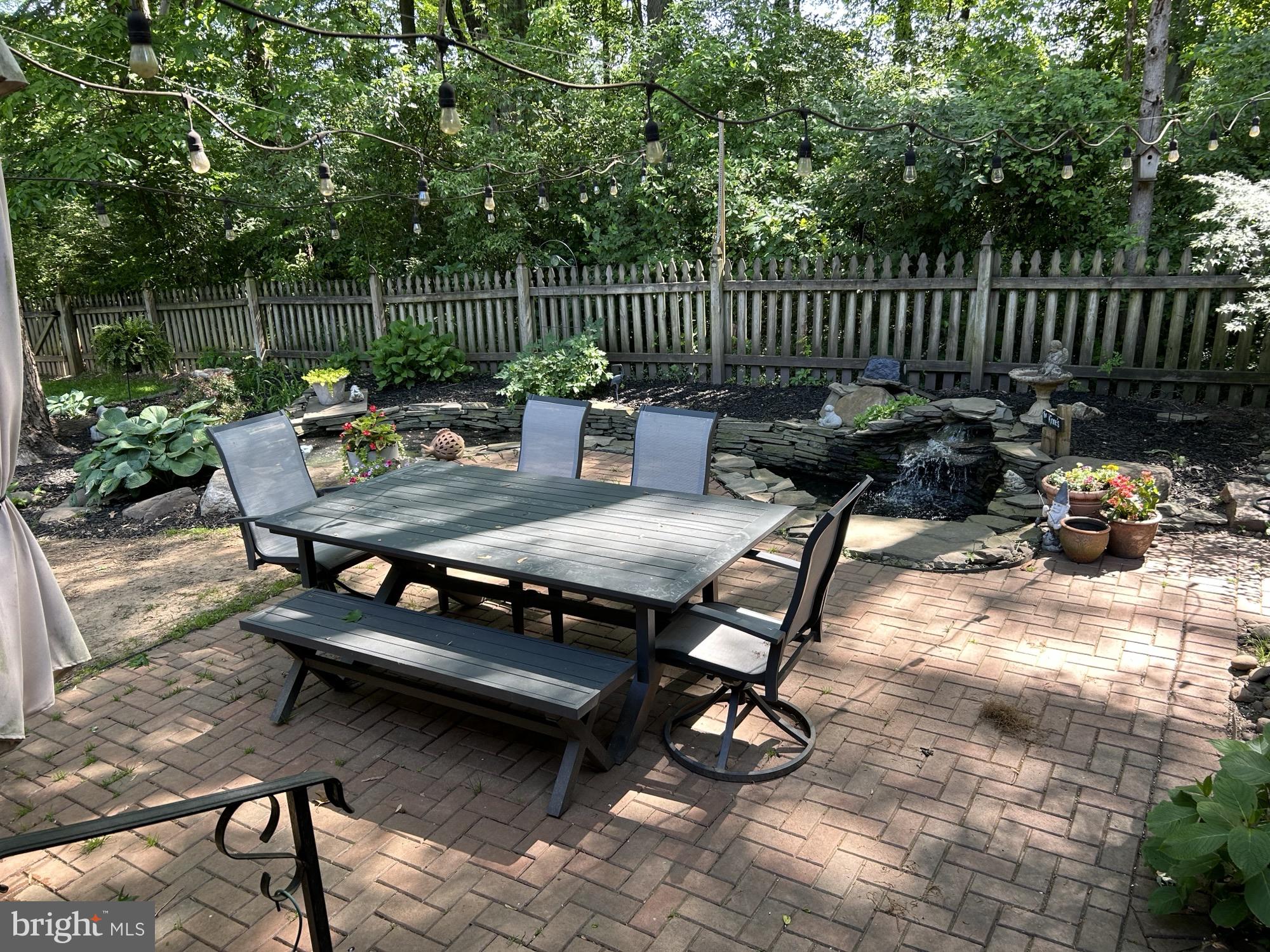 9518 HEATHWOOD COURT