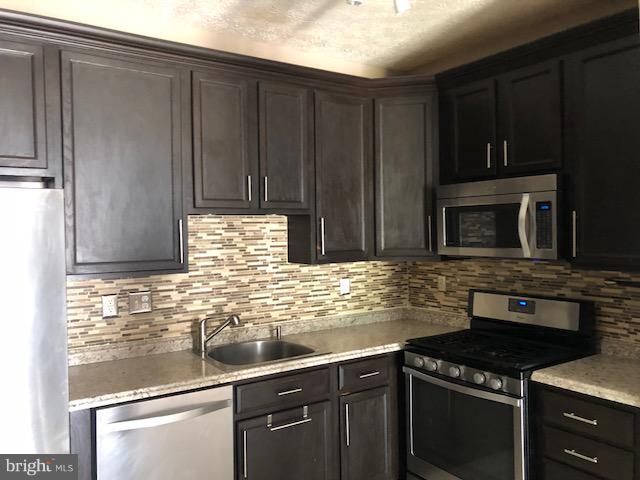 ASBURY WOODS - Residential Lease