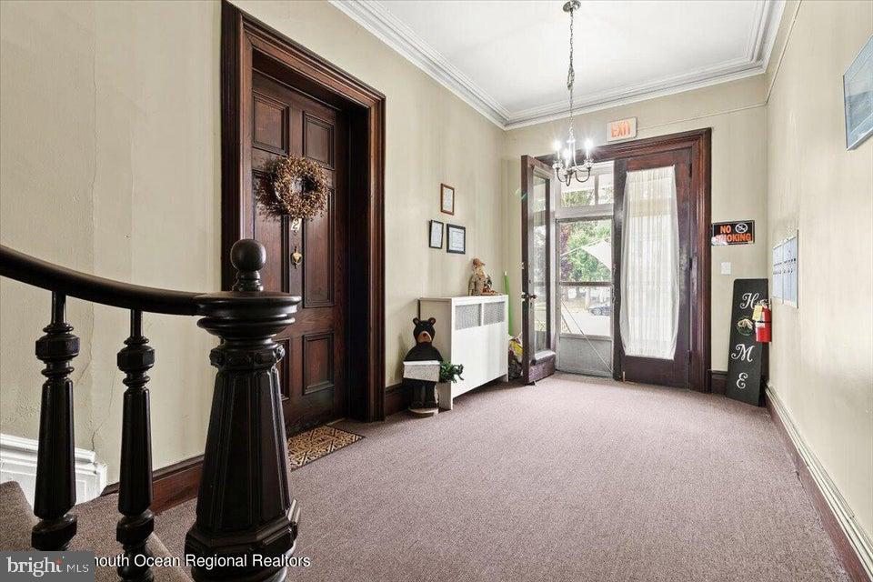 125 W COMMERCE STREET