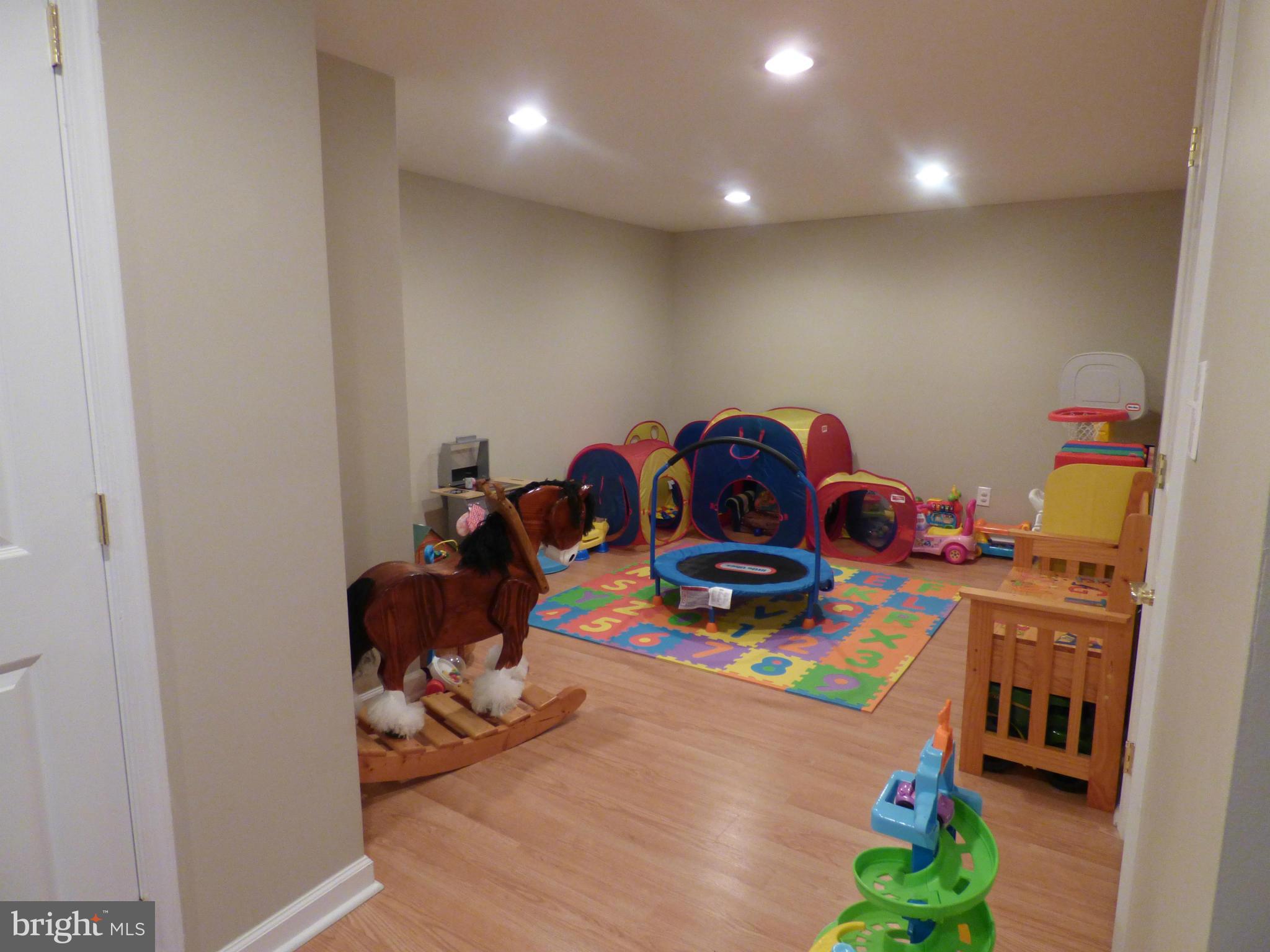 REVELL DOWNS - Residential