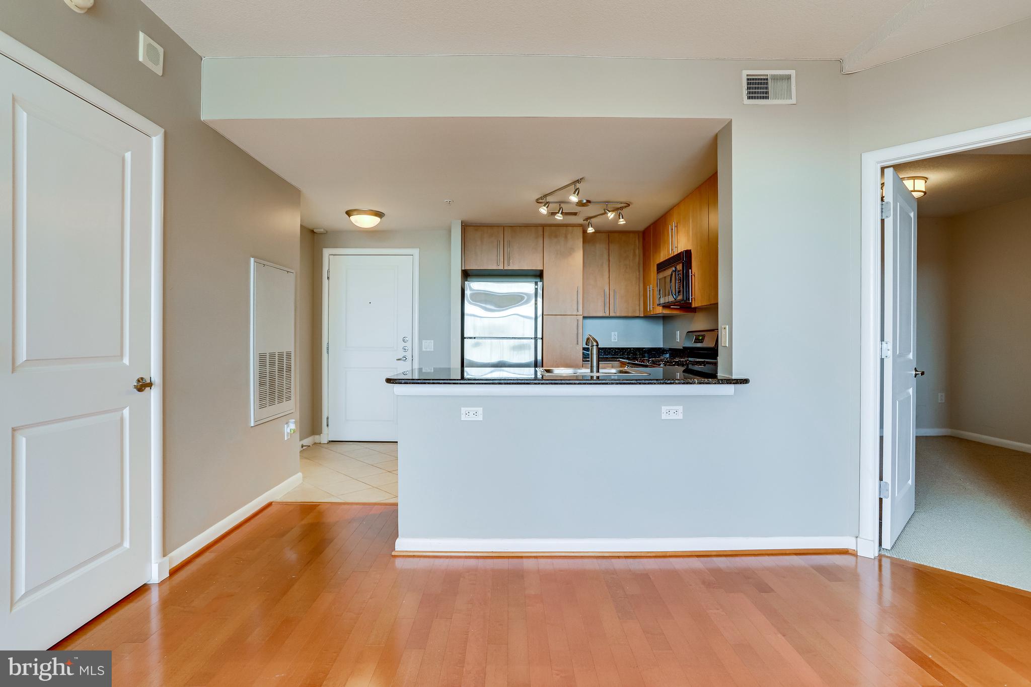 CLARENDON 1021 - Residential Lease