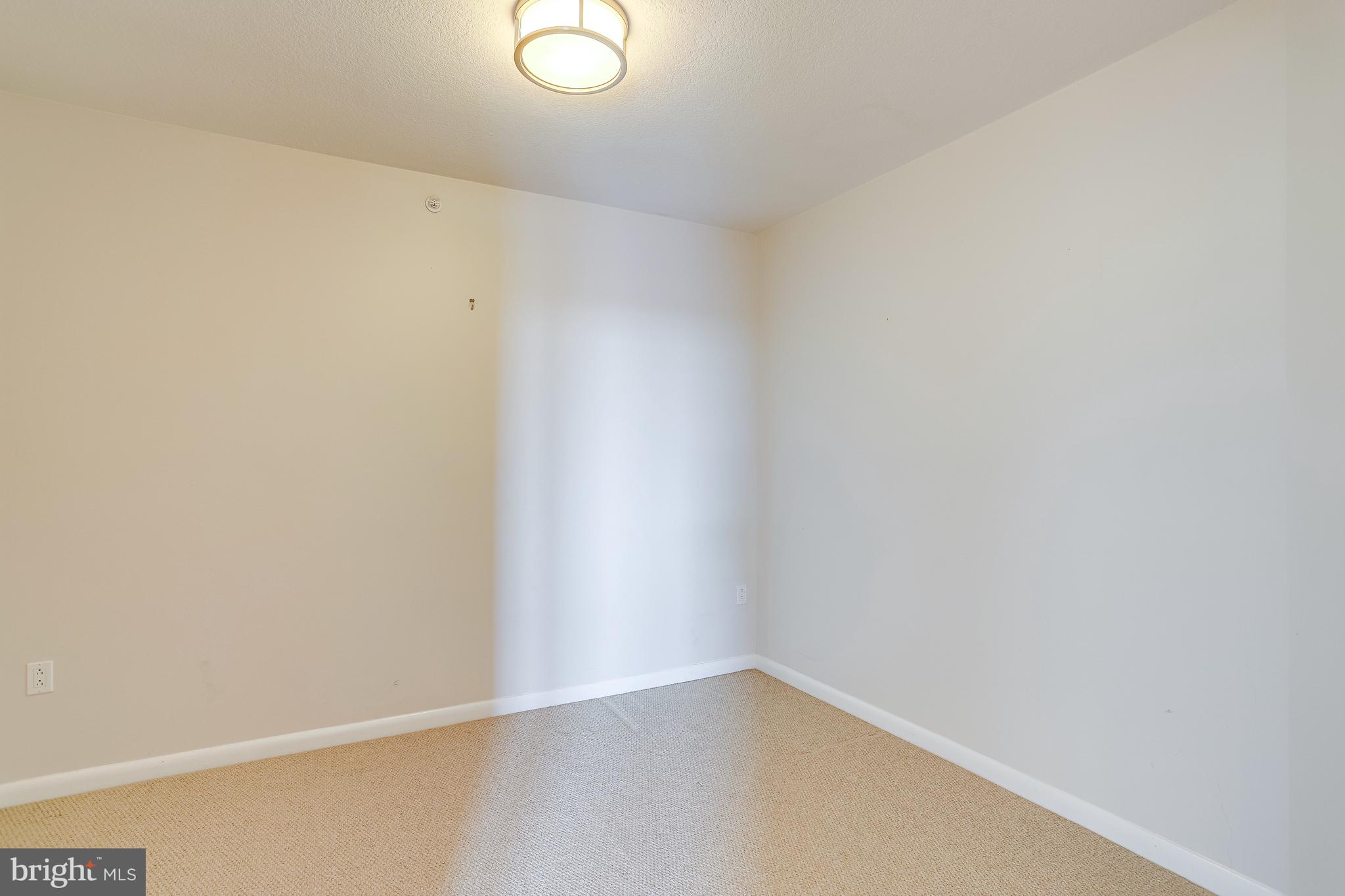 CLARENDON 1021 - Residential Lease