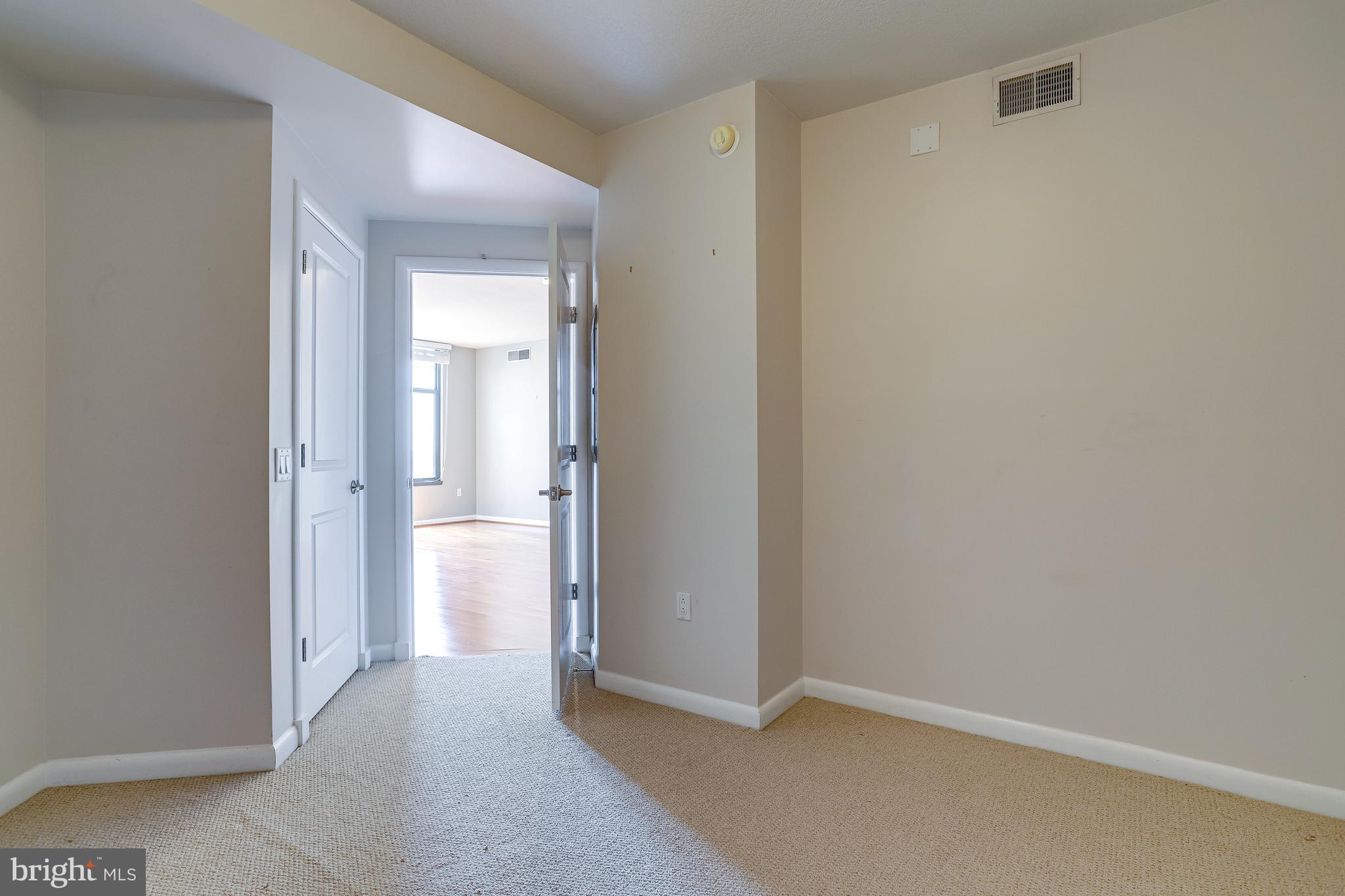 CLARENDON 1021 - Residential Lease