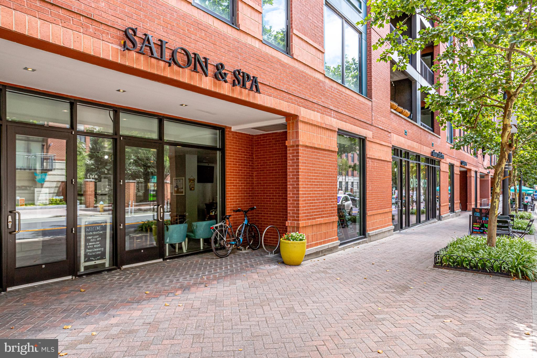 CLARENDON 1021 - Residential Lease