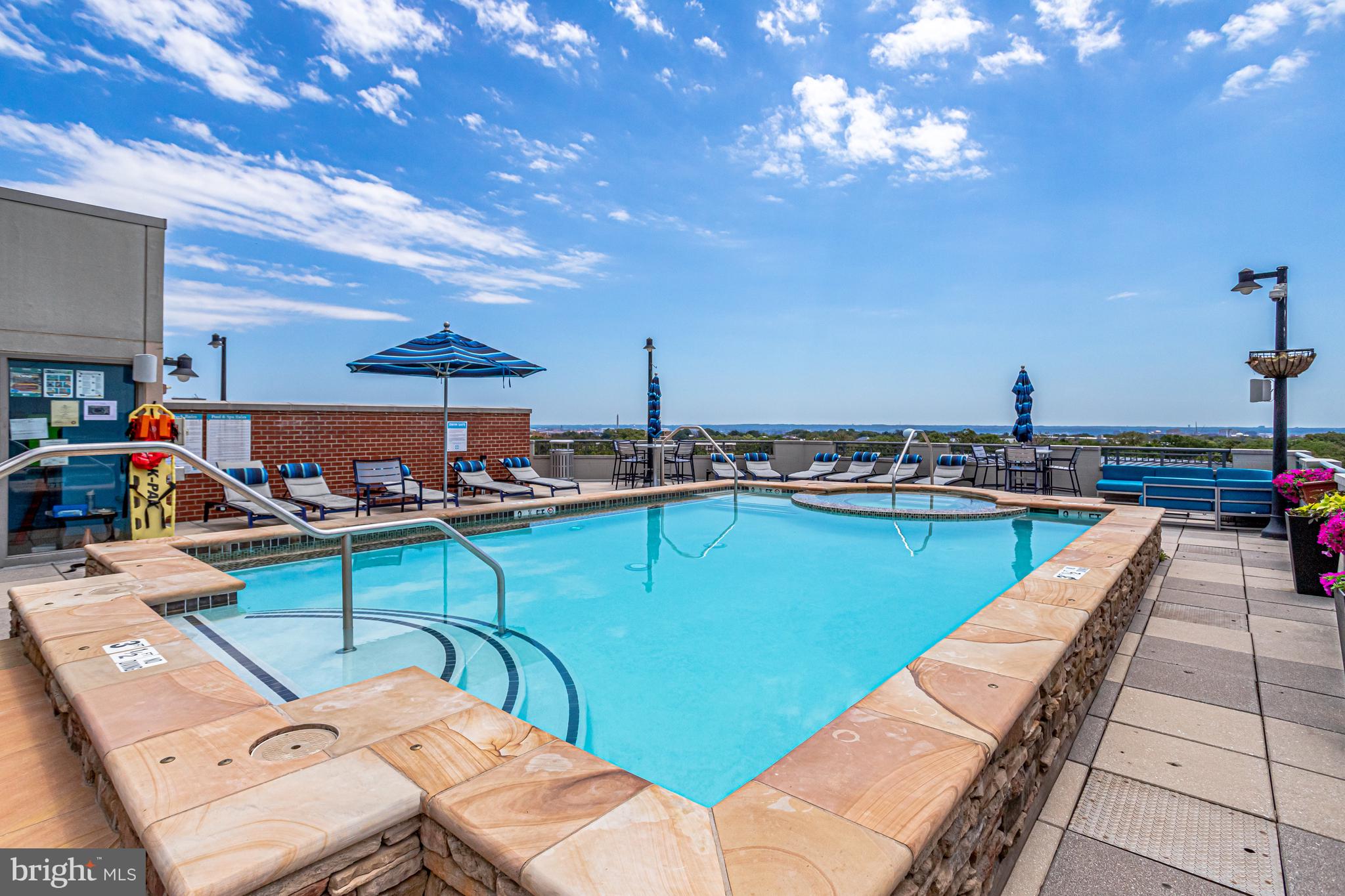 CLARENDON 1021 - Residential Lease