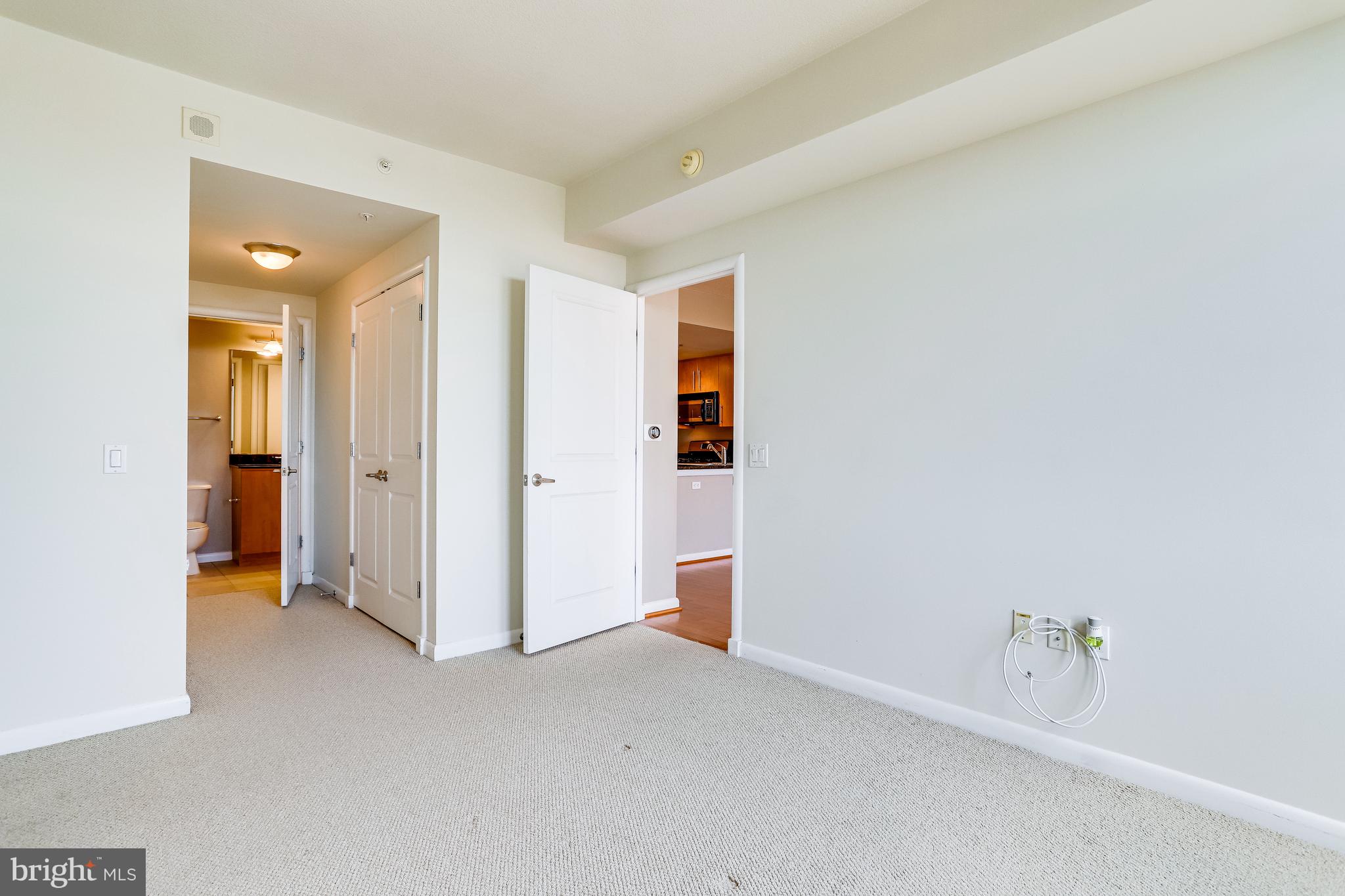 CLARENDON 1021 - Residential Lease