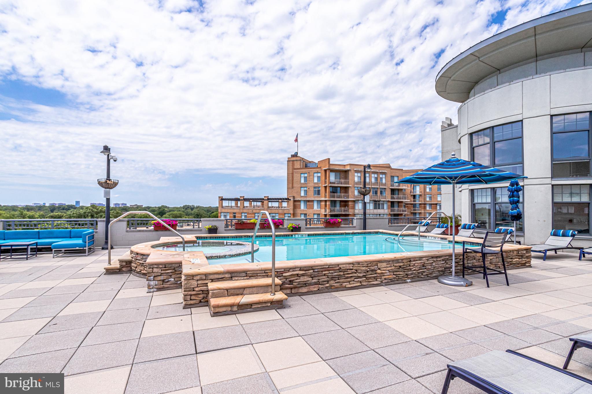 CLARENDON 1021 - Residential Lease