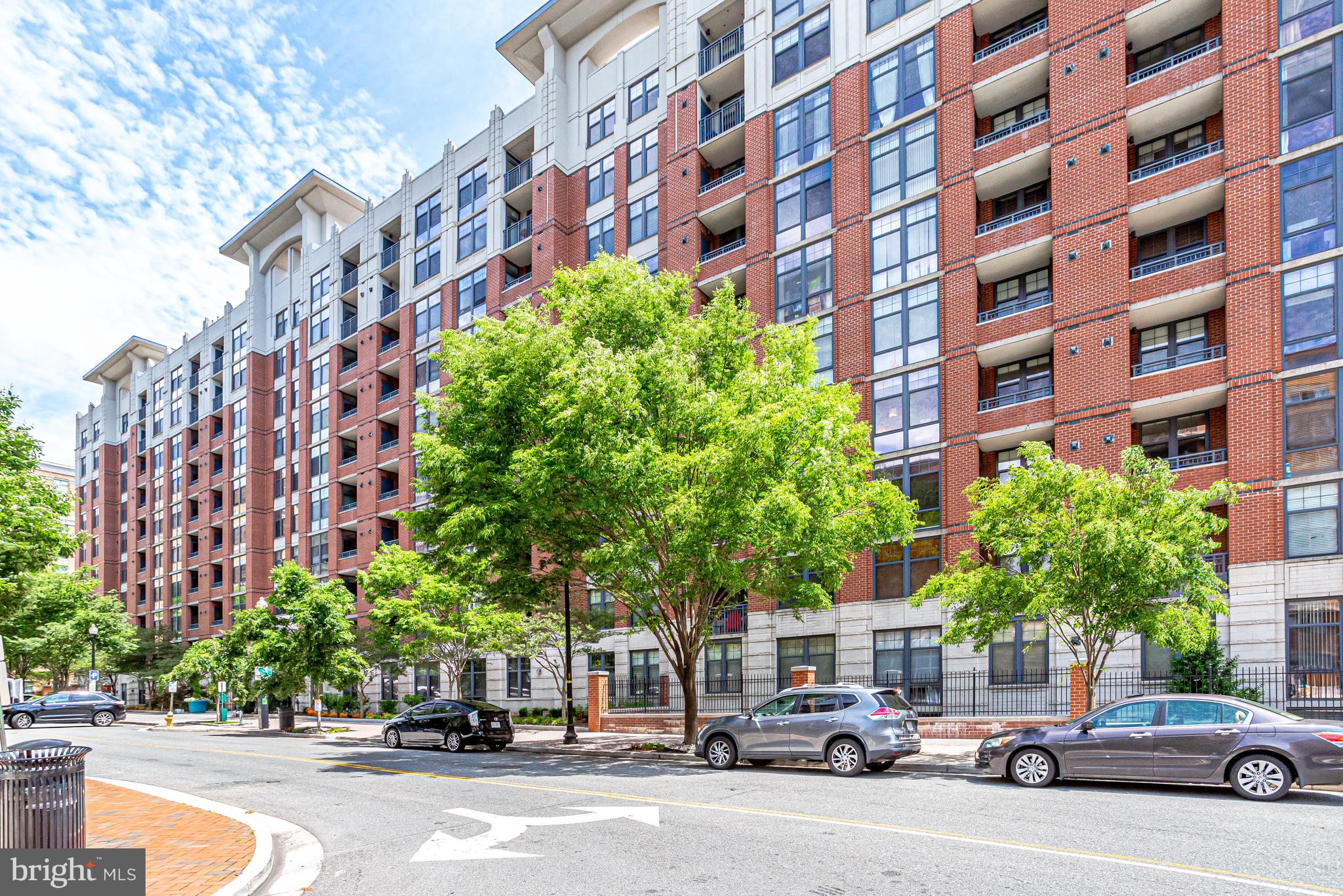 CLARENDON 1021 - Residential Lease