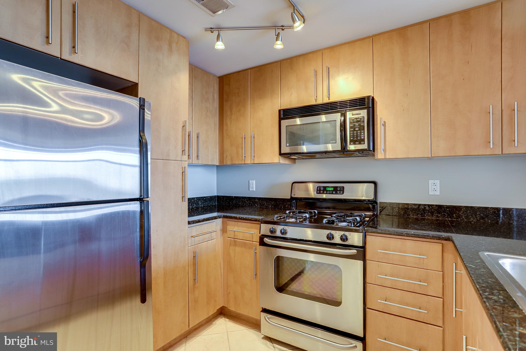 CLARENDON 1021 - Residential Lease