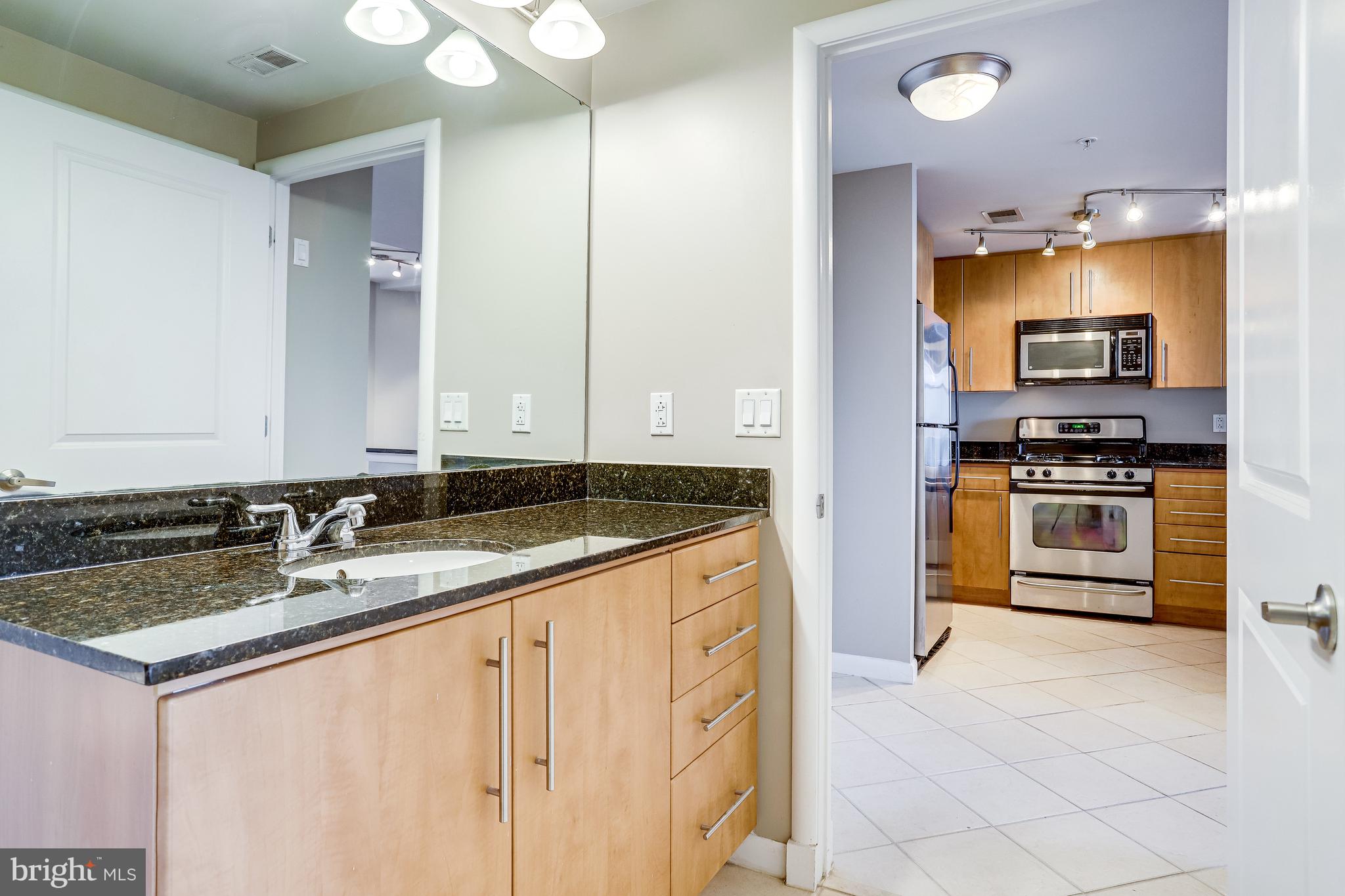 CLARENDON 1021 - Residential Lease