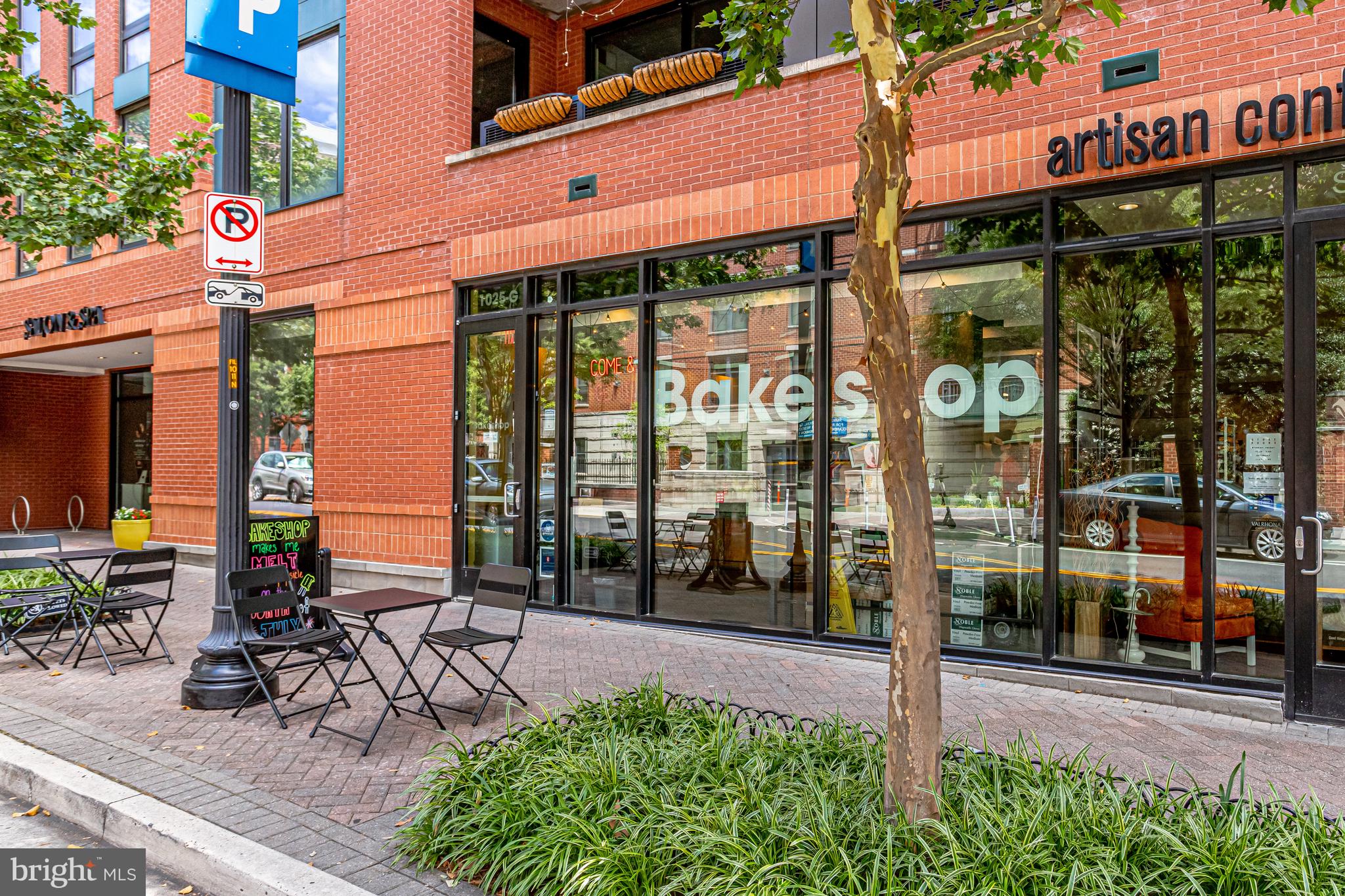 CLARENDON 1021 - Residential Lease