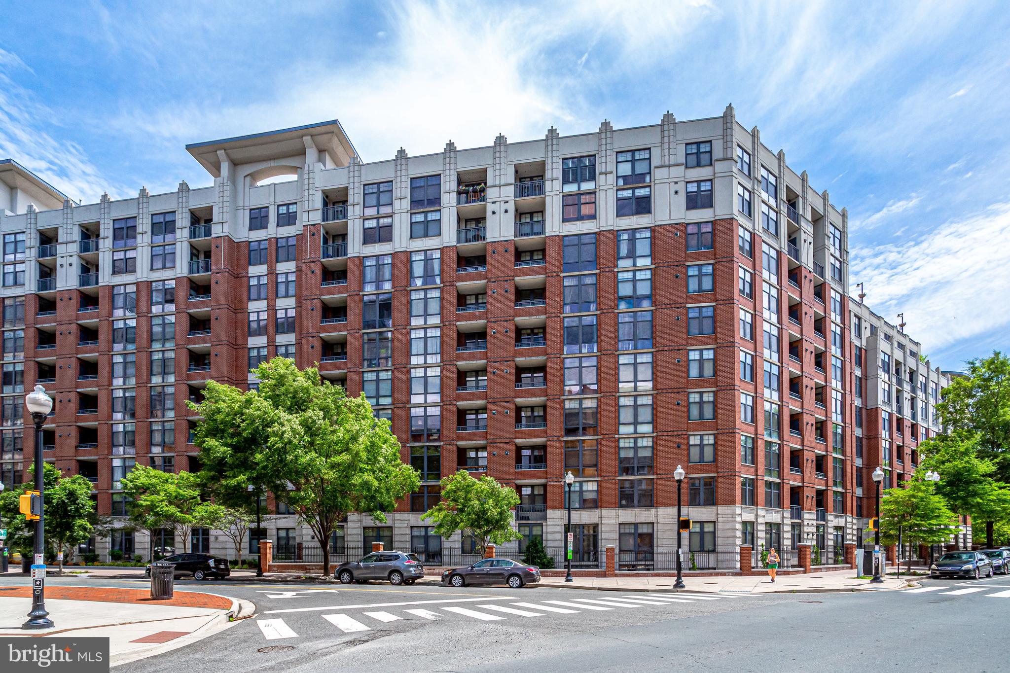 CLARENDON 1021 - Residential Lease