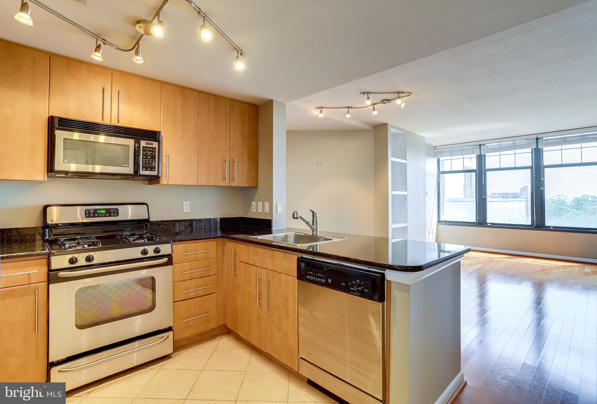 CLARENDON 1021 - Residential Lease