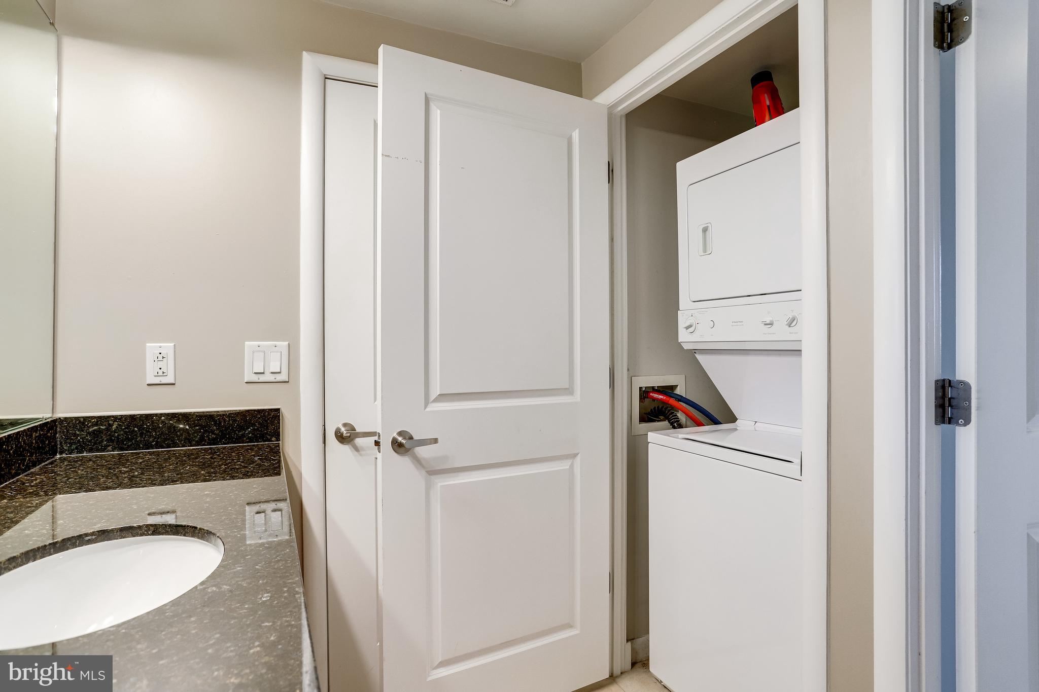 CLARENDON 1021 - Residential Lease