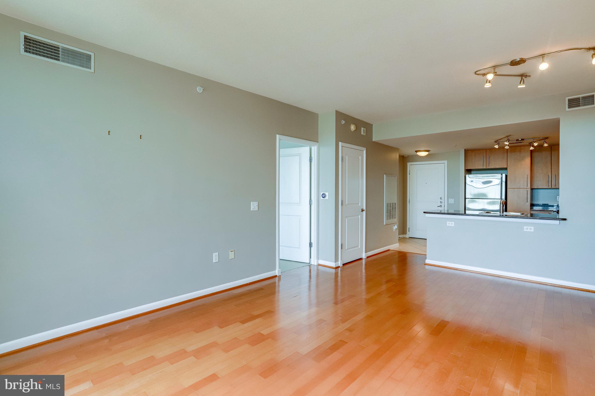 CLARENDON 1021 - Residential Lease