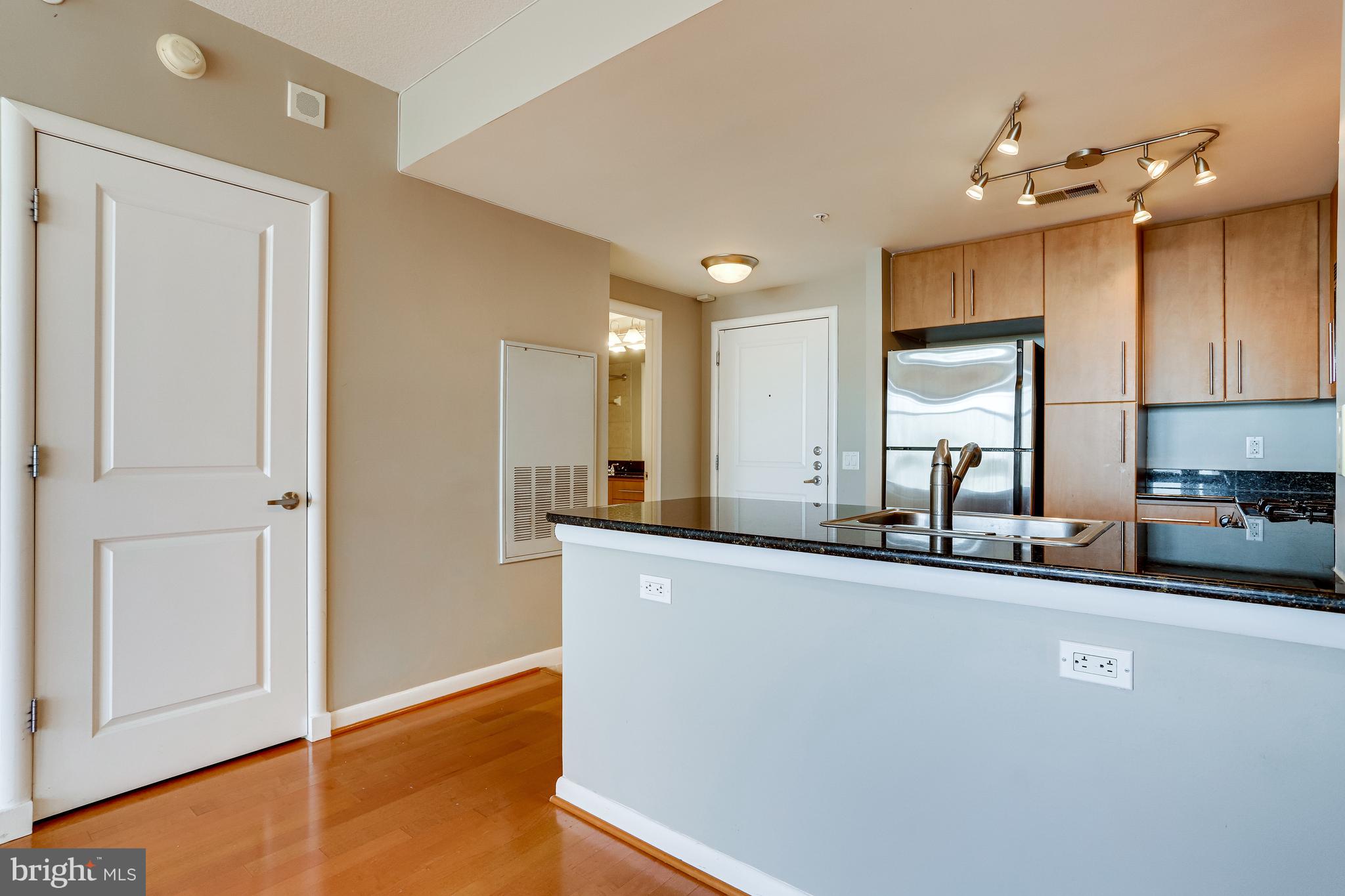 CLARENDON 1021 - Residential Lease