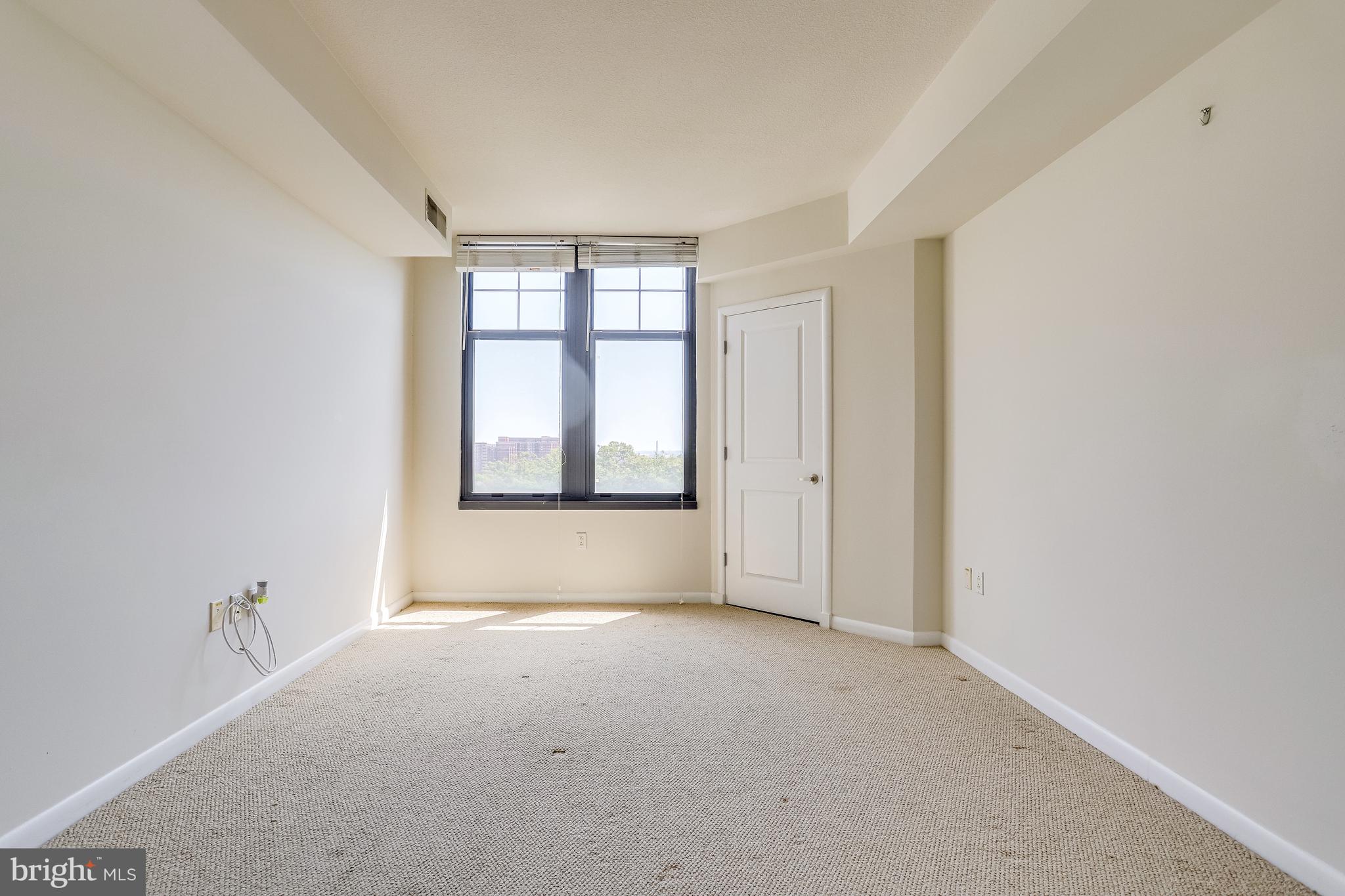 CLARENDON 1021 - Residential Lease