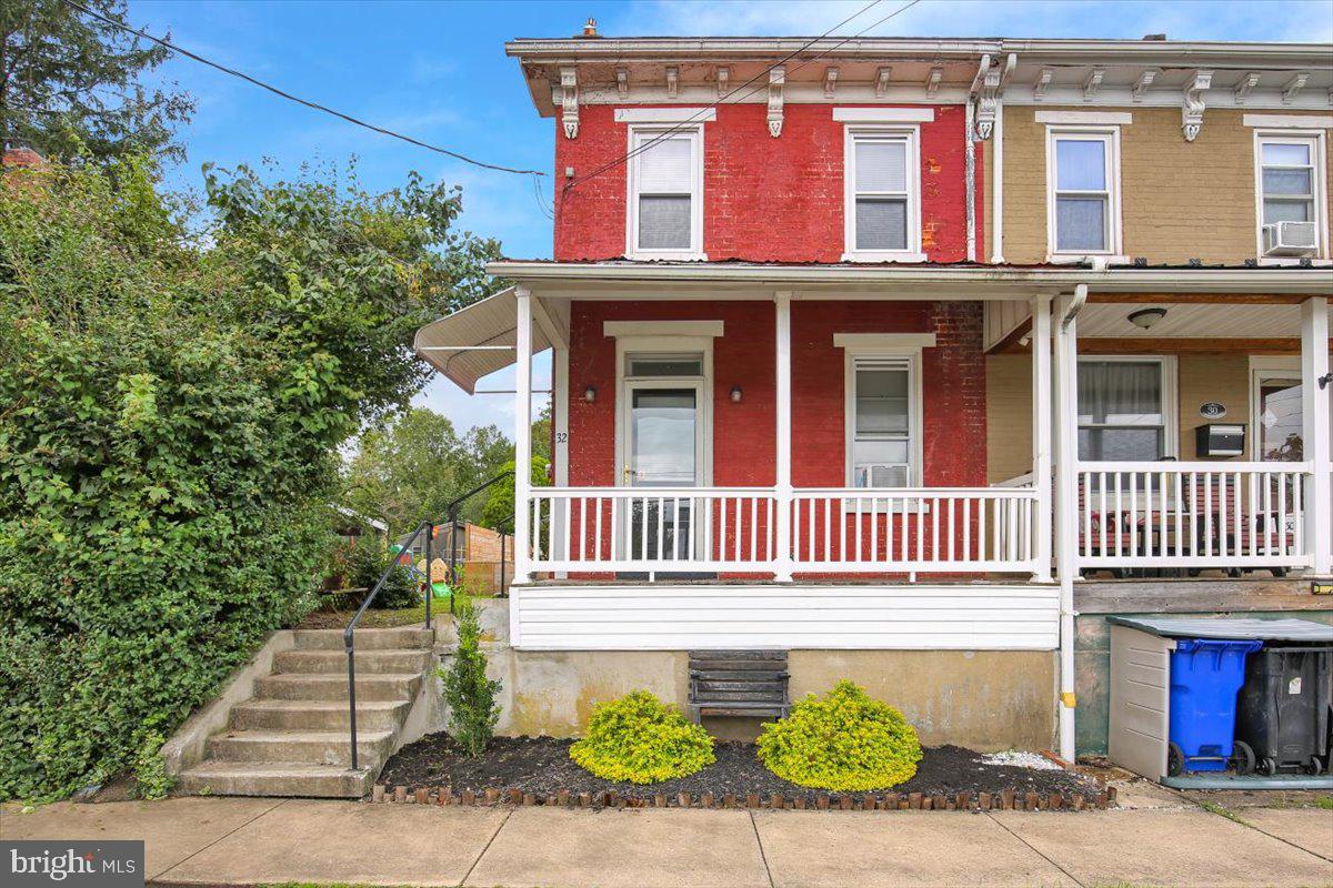 32 S ELM STREET