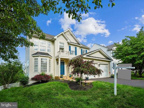 Homes For Sale - 530 Estate Avenue<br/> WARRENTON, VA 20186