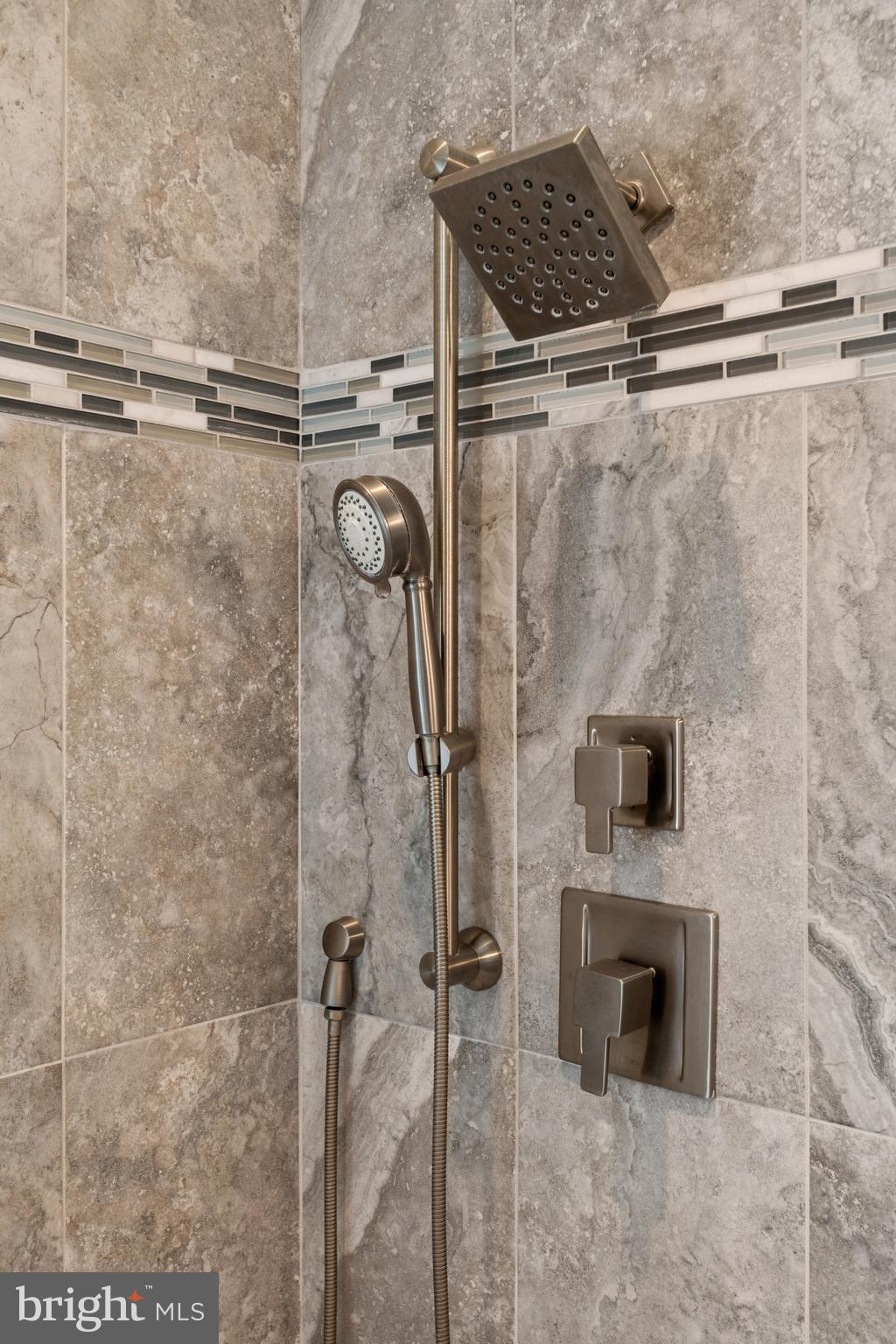 LONG LEVEL - Residential