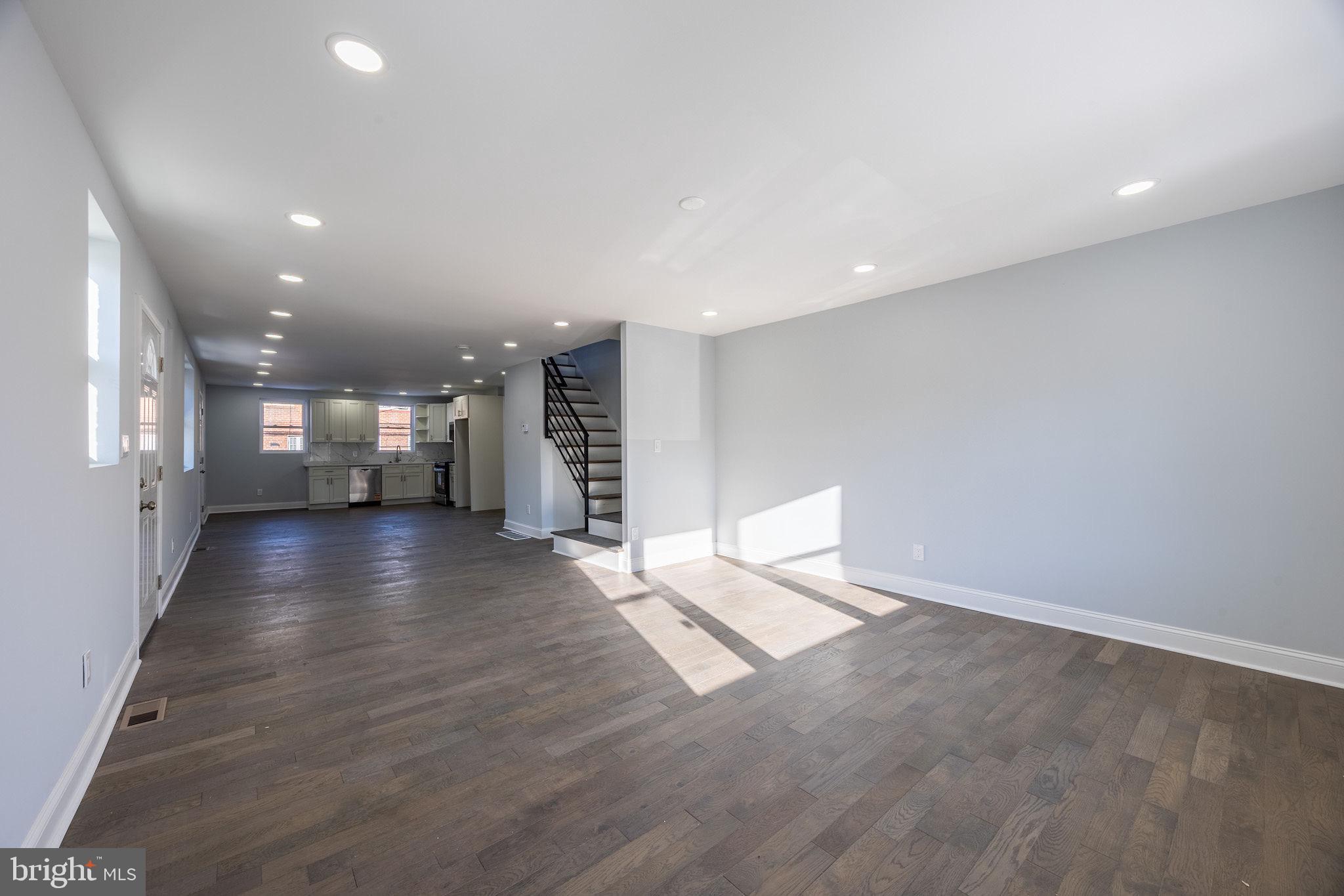 905 E MCPHERSON STREET