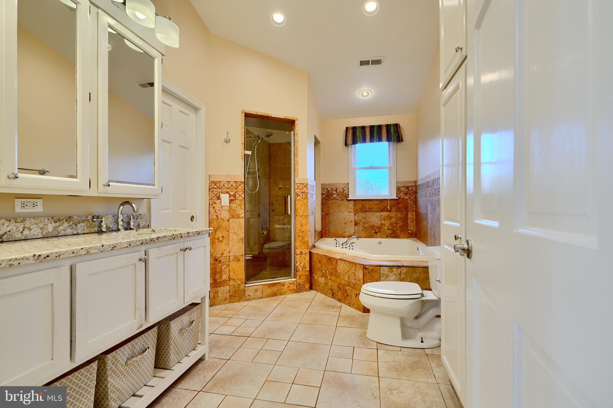 BOWLEYS QUARTERS - Residential