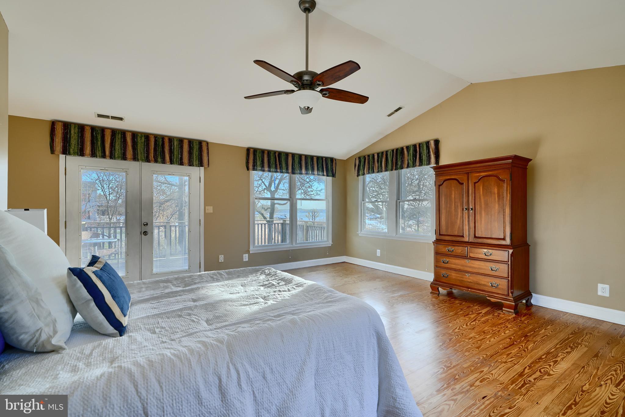 BOWLEYS QUARTERS - Residential