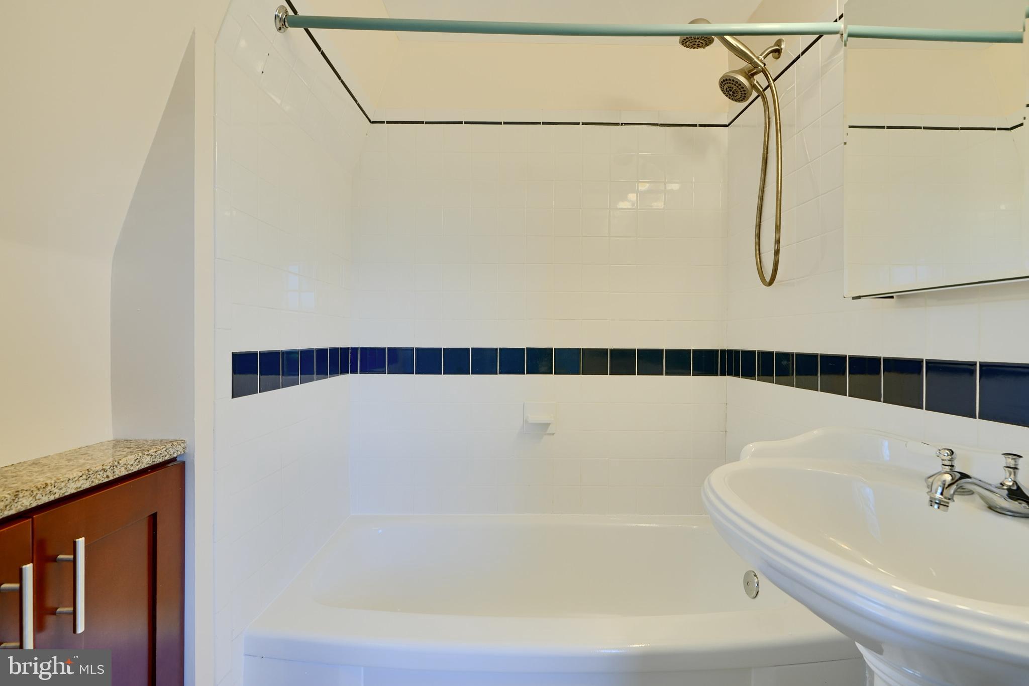 BOWLEYS QUARTERS - Residential