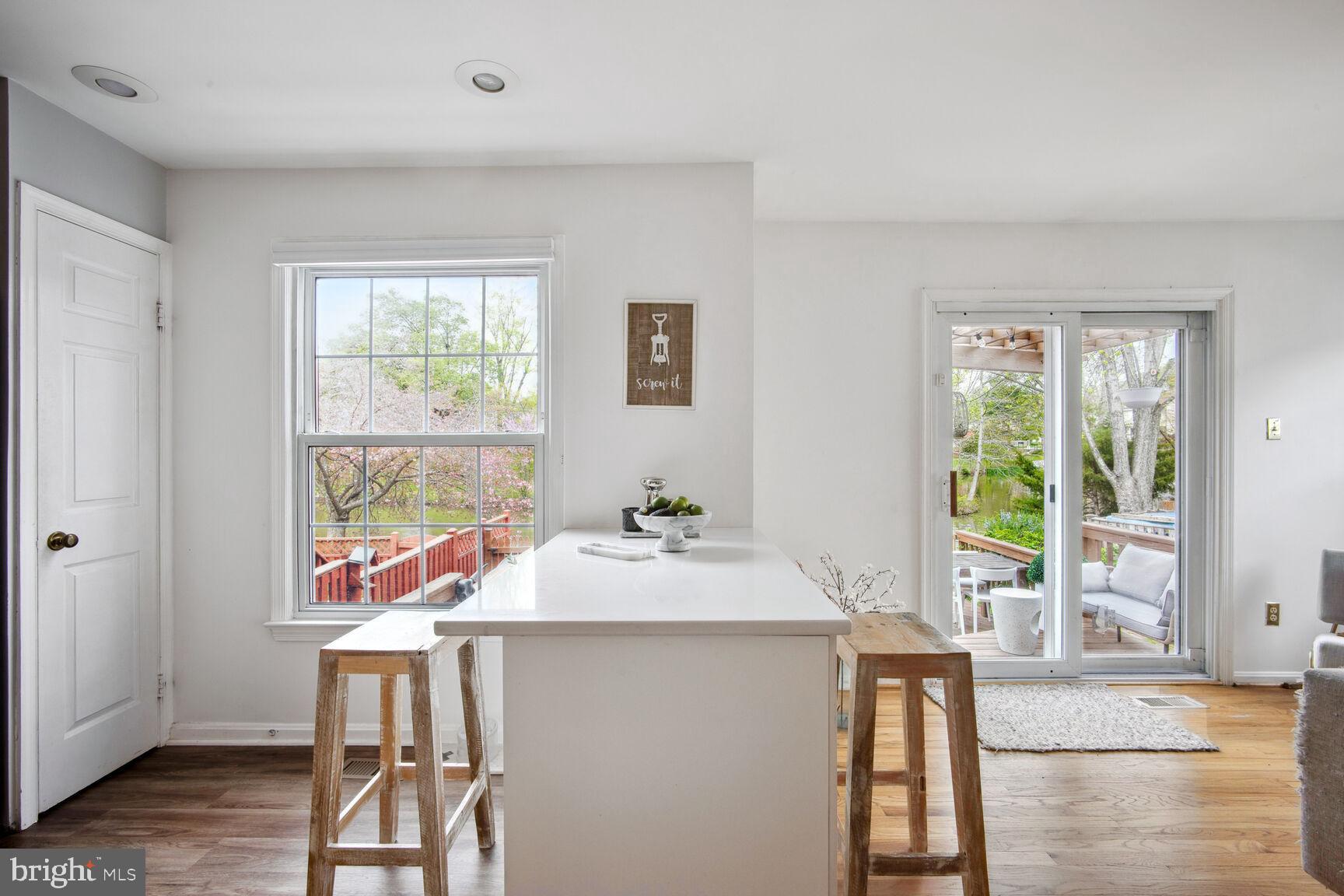 LAKE DEVEREUX - Residential Lease