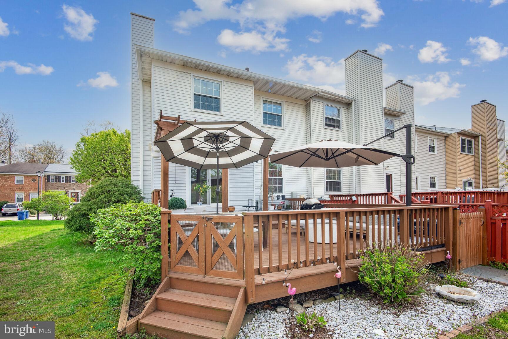 LAKE DEVEREUX - Residential Lease