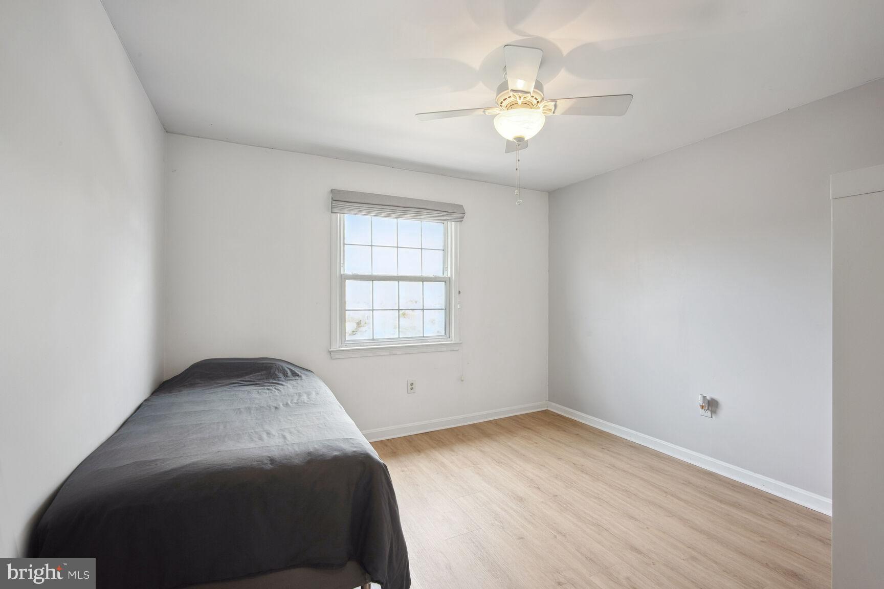 LAKE DEVEREUX - Residential Lease