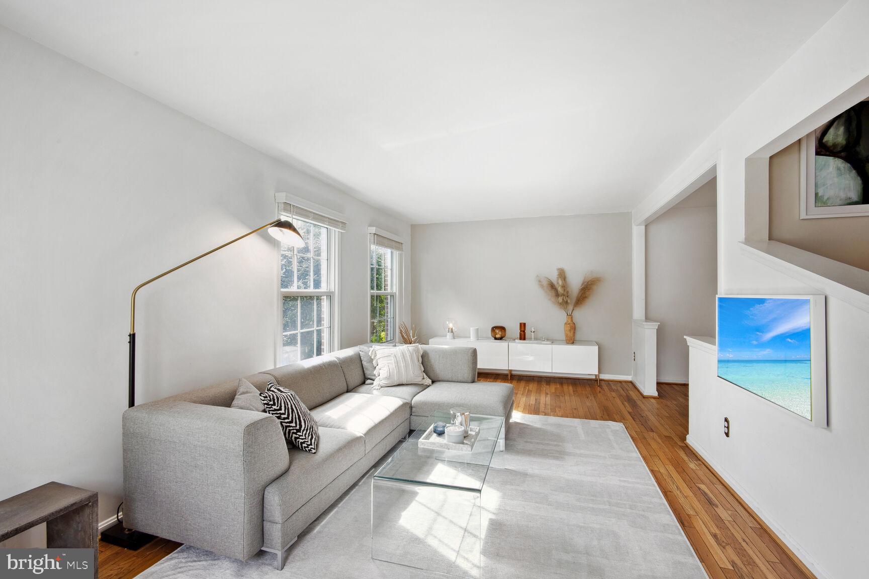 LAKE DEVEREUX - Residential Lease