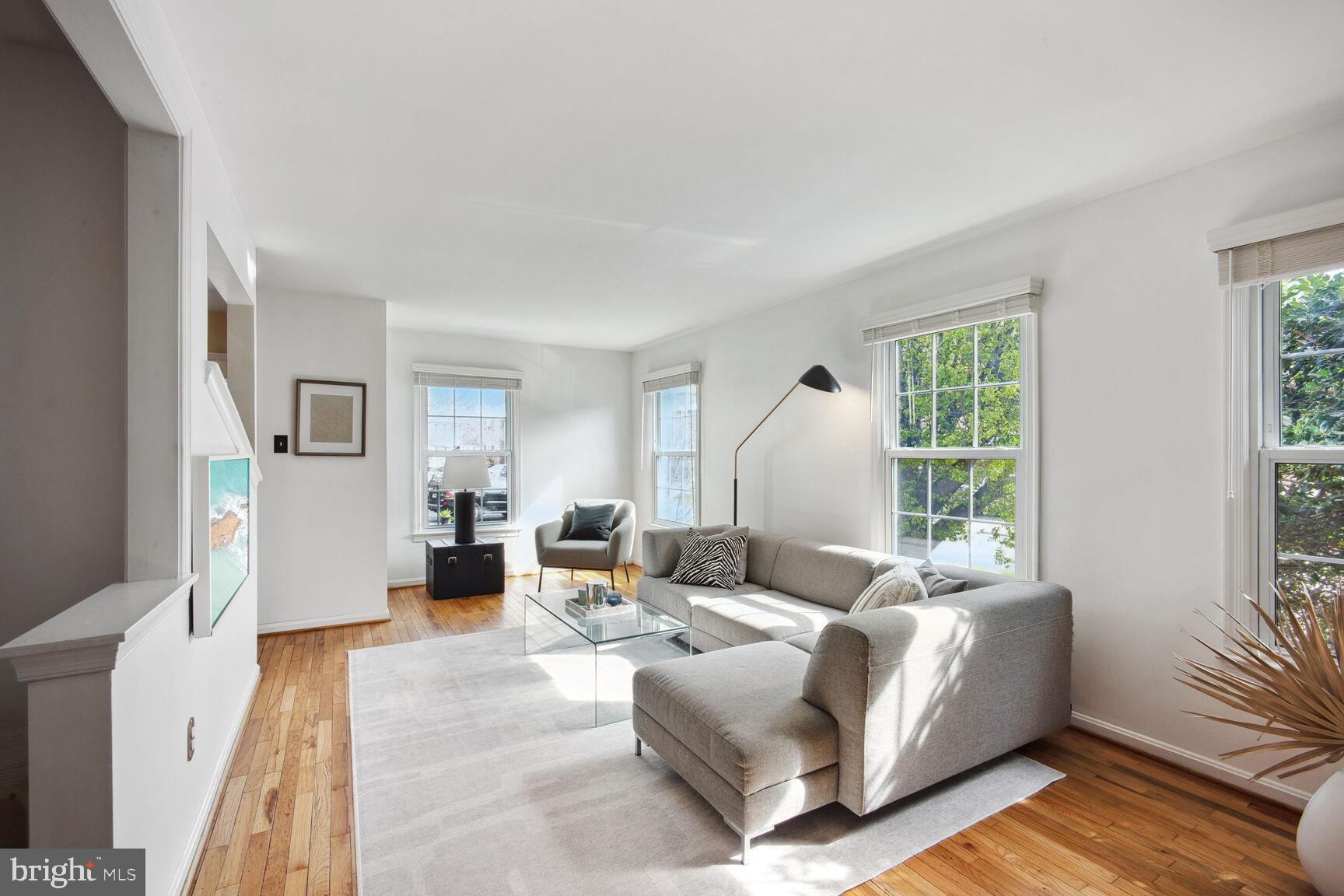 LAKE DEVEREUX - Residential Lease