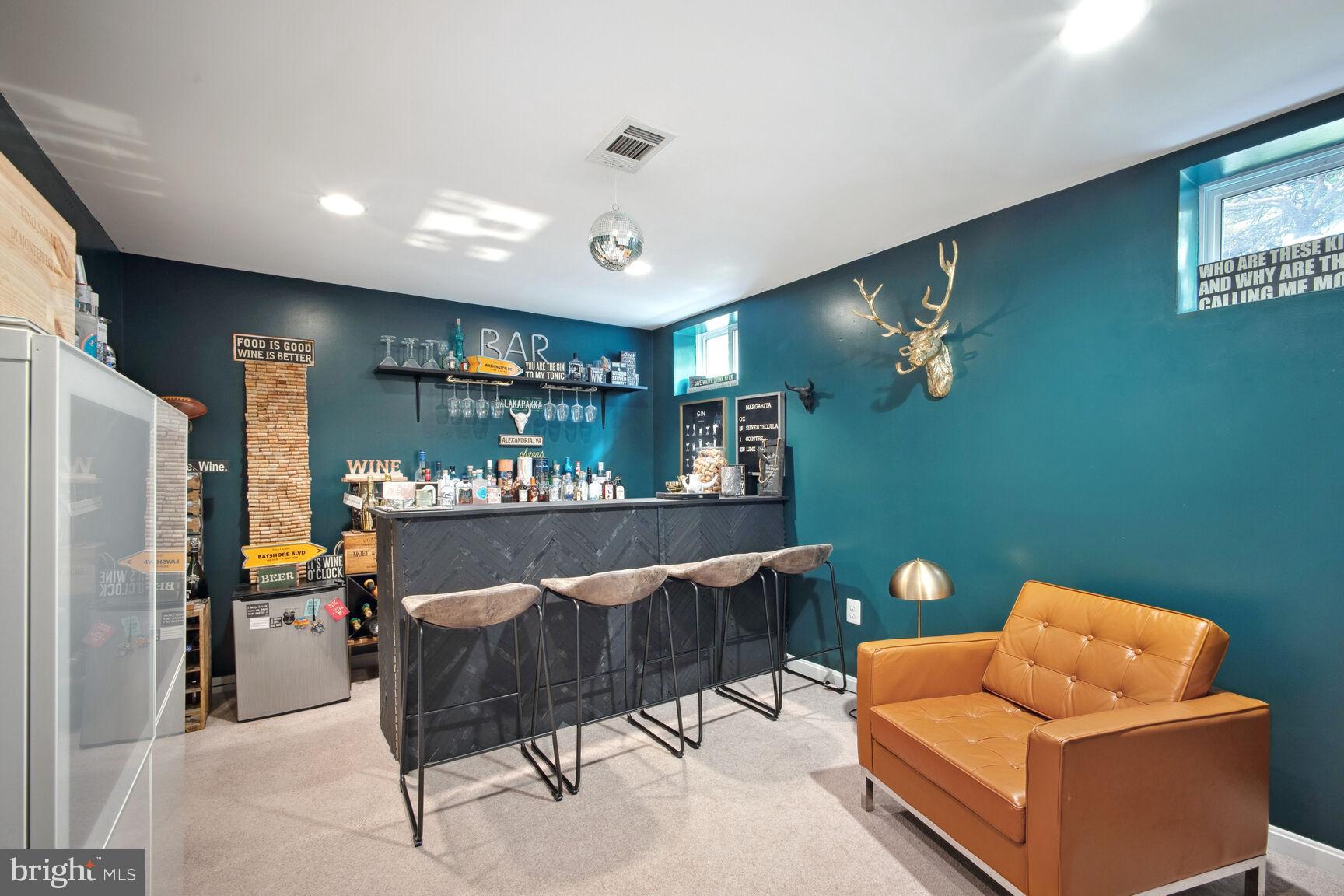 LAKE DEVEREUX - Residential Lease