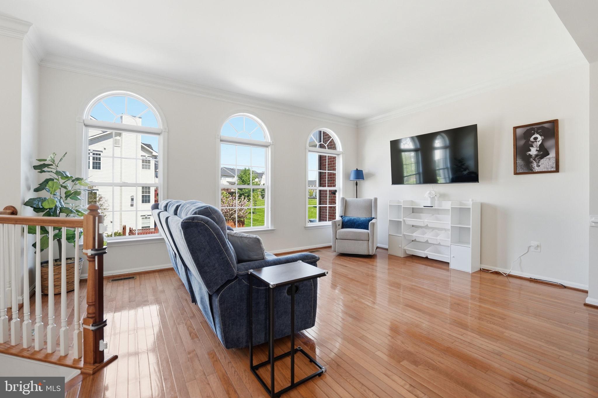 803 KENDRA TERRACE NE