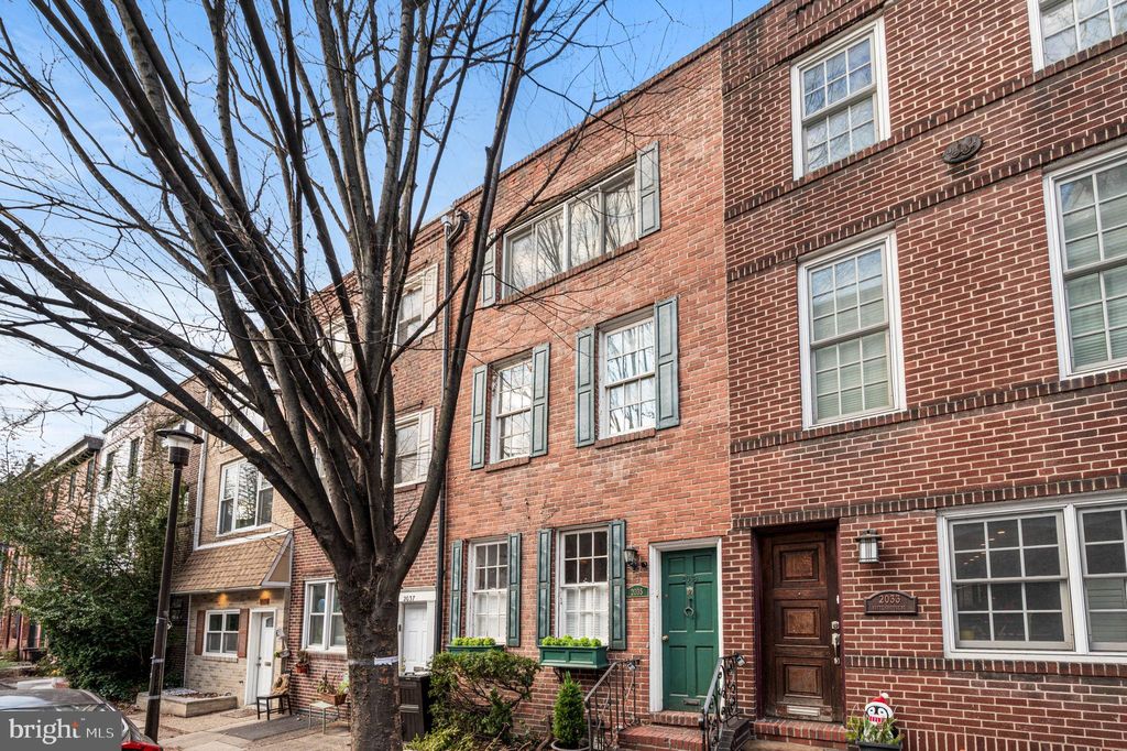 Photo of 2035 Rittenhouse Square, PHILADELPHIA, PA 19103 (MLS # PAPH2572940)