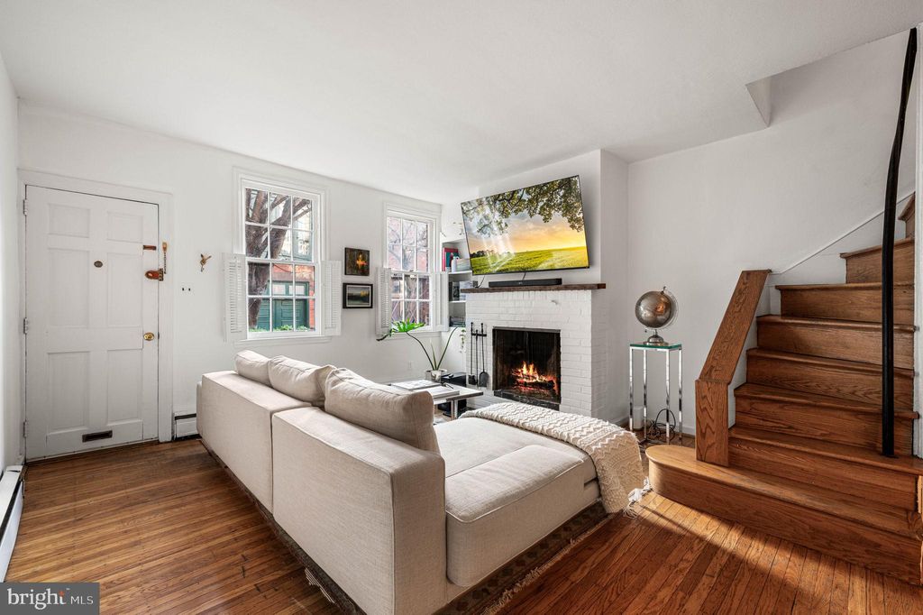 Photo of 2035 Rittenhouse Square, PHILADELPHIA, PA 19103 (MLS # PAPH2572940)