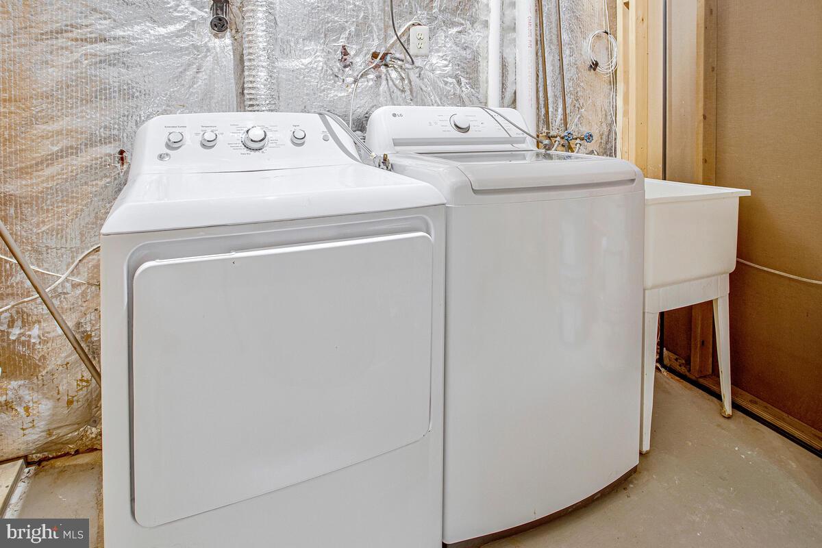 LEISHEAR VILLAGE - Residential