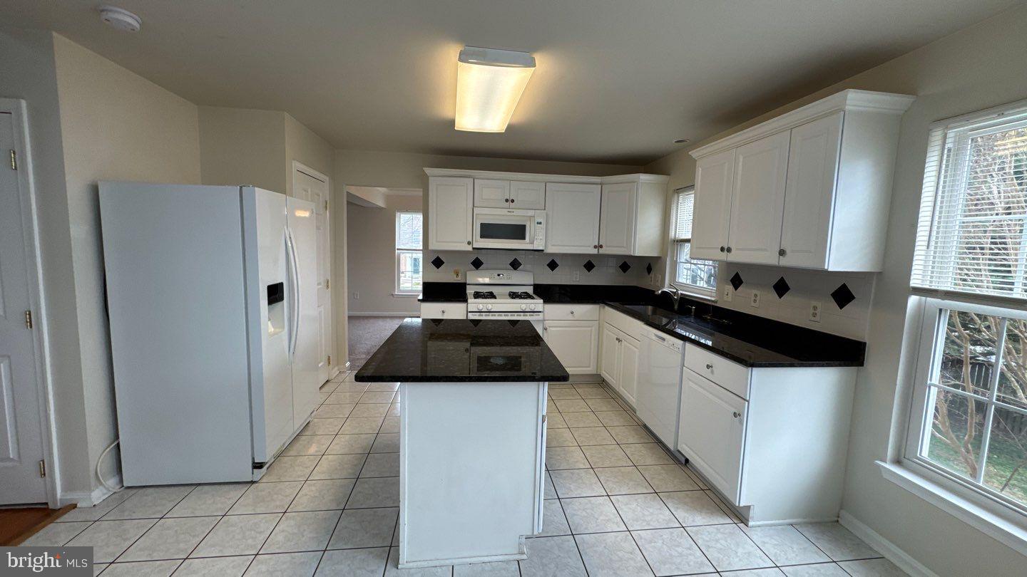 MIDDLEBROOK MANOR - Residential Lease