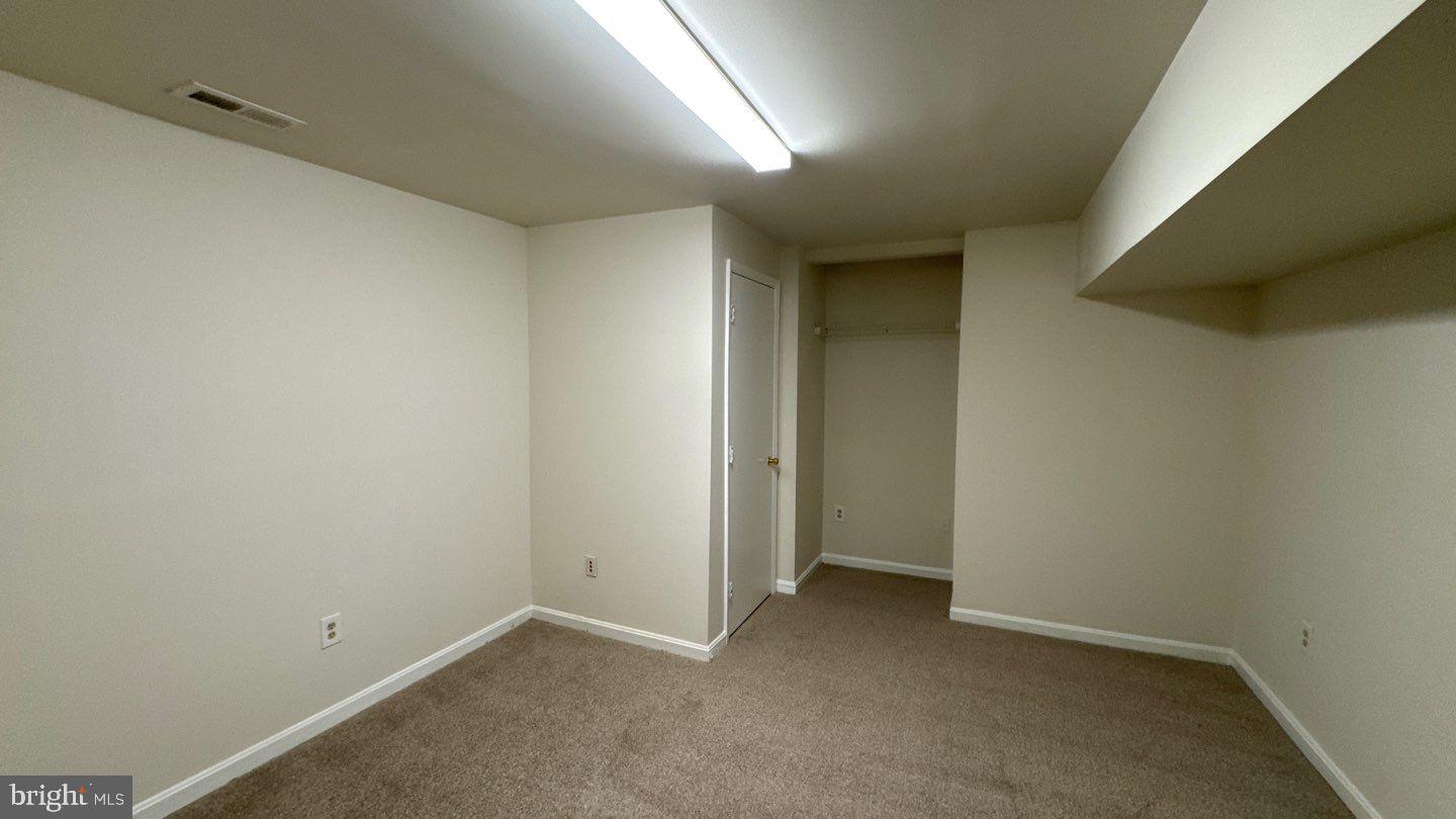 MIDDLEBROOK MANOR - Residential Lease