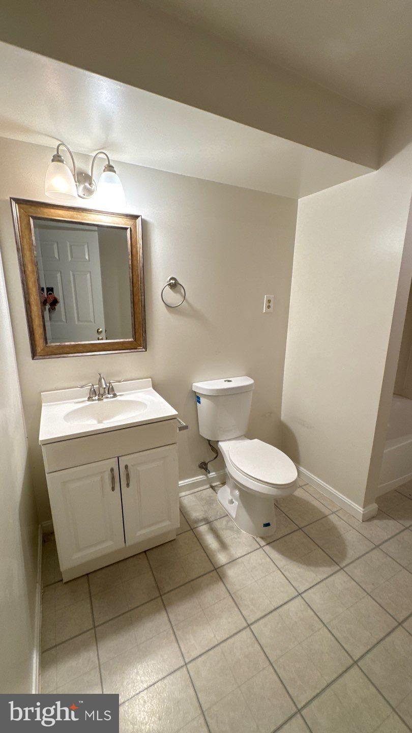 MIDDLEBROOK MANOR - Residential Lease