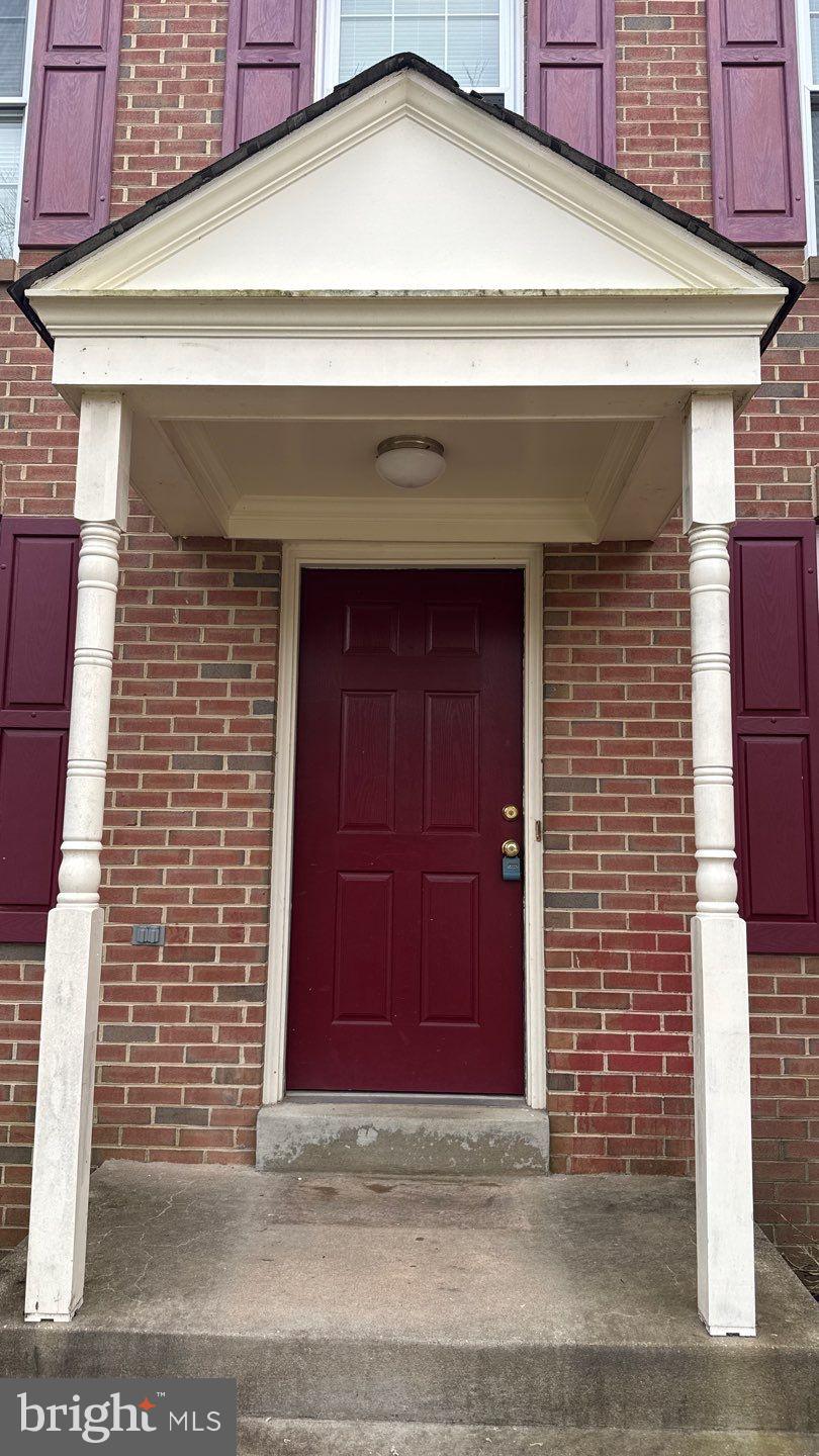 MIDDLEBROOK MANOR - Residential Lease