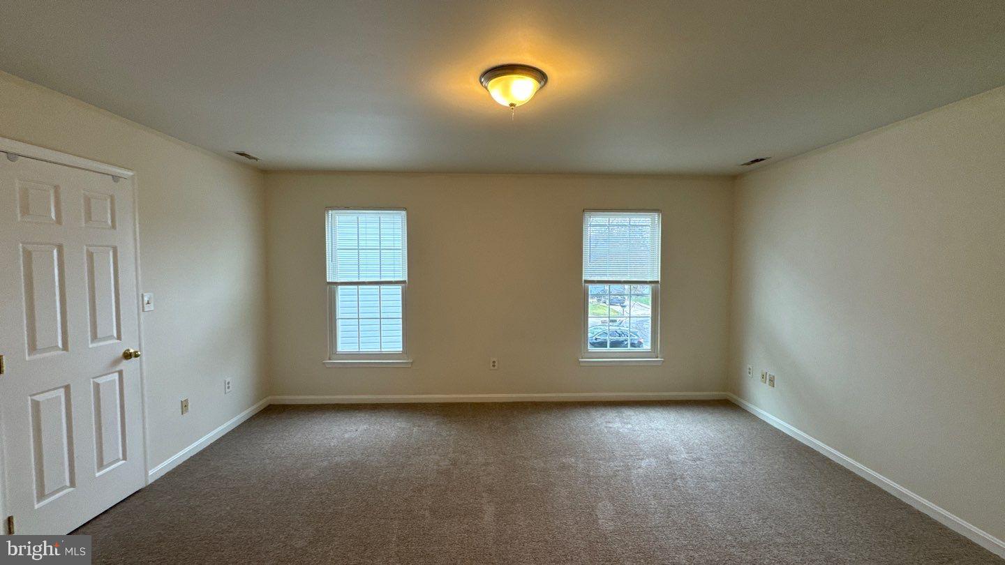 MIDDLEBROOK MANOR - Residential Lease