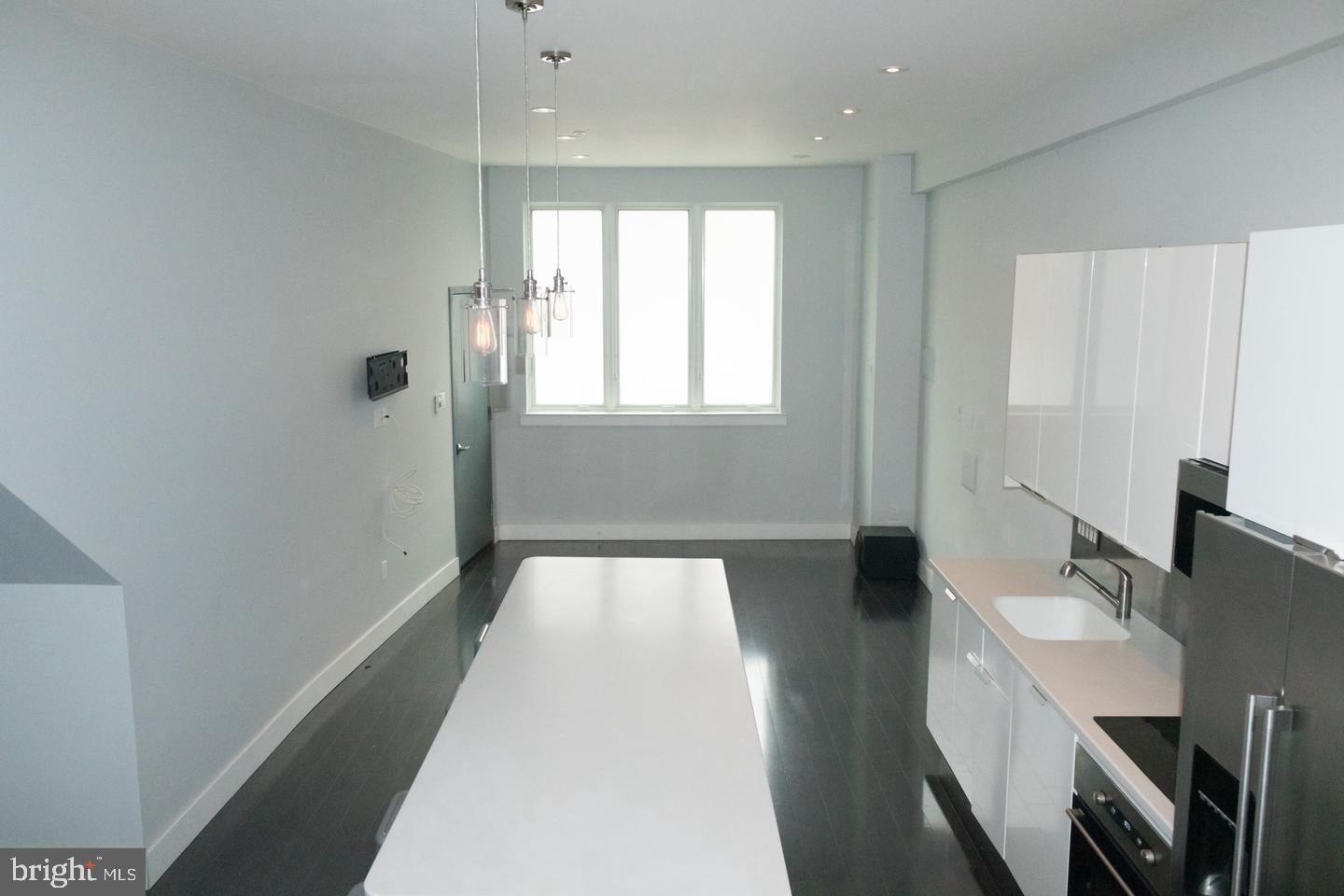 153 RICHMOND STREET 1